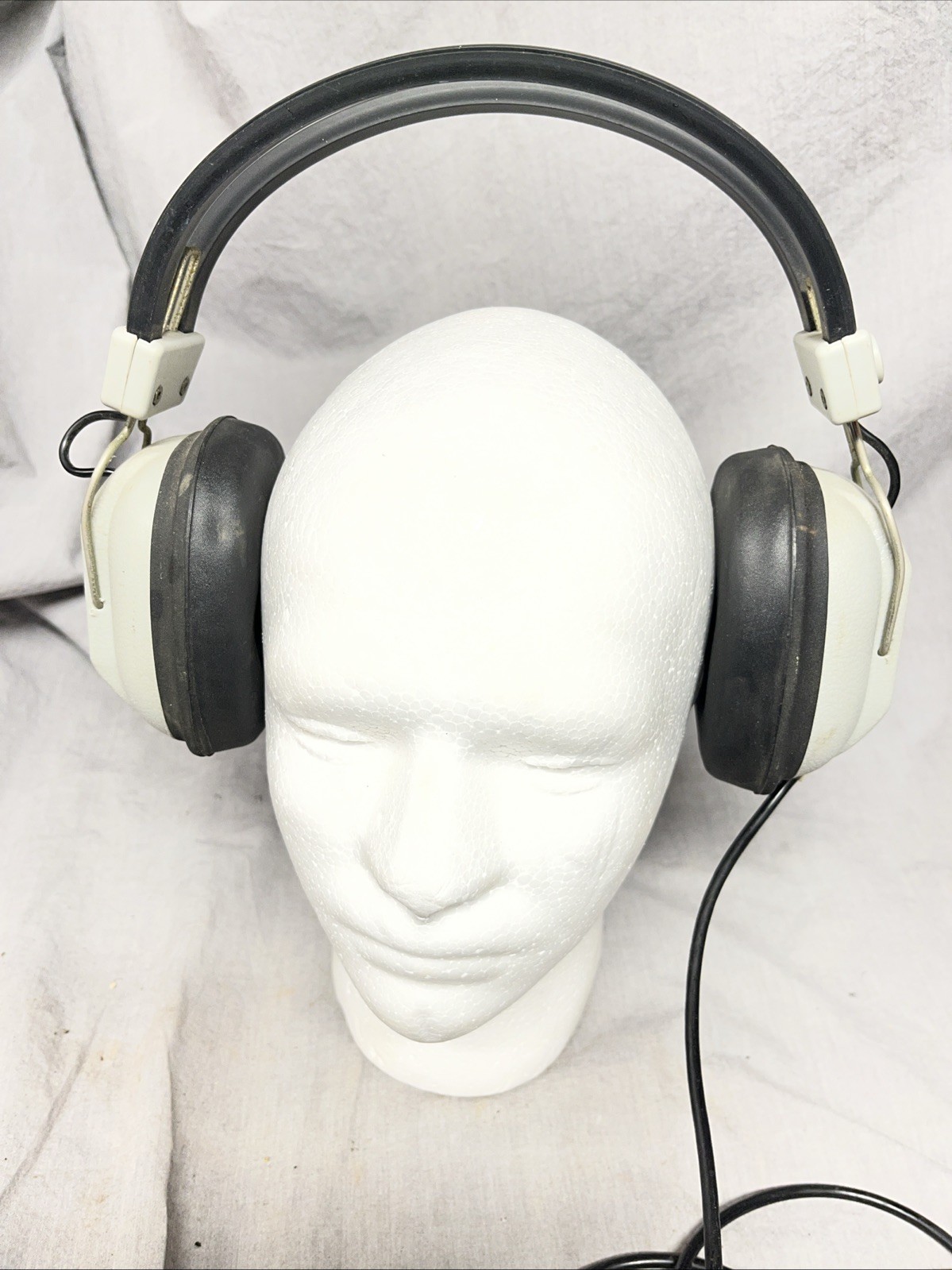 Vintage Realistic Nova 10 Stereo Gray Headphones 8 ohms Made in Japan WORKS