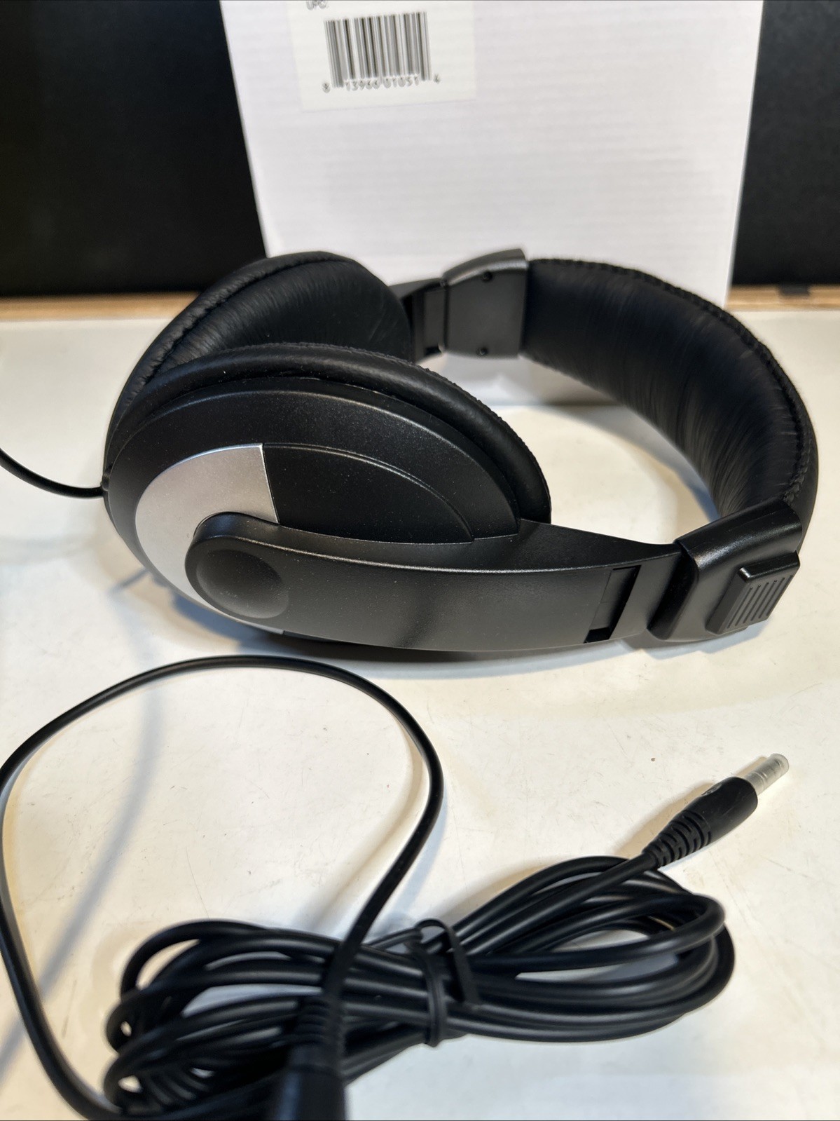 Synchrotech Over Ear Stereo Headphones GC-MM-HEADPHONE NOS