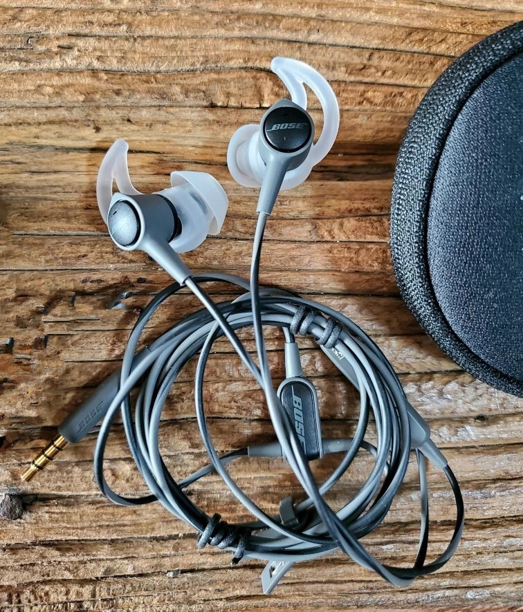 Bose SoundTrue Ultra in-ear Headphones Headsets for Apple ios – Charcoal Black