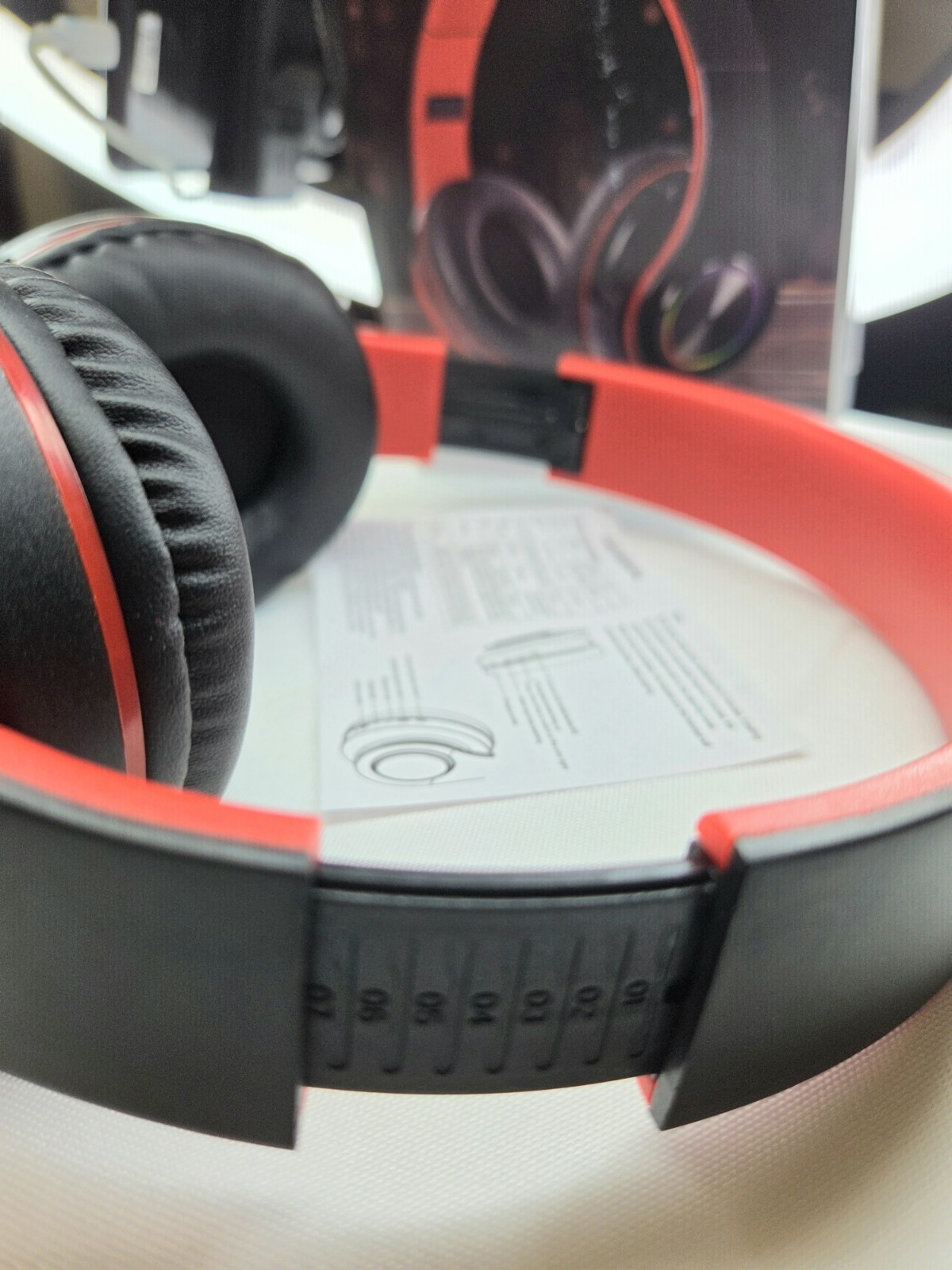 B39 Bluetooth Headset Wireless Hi-Fi Lights Over-Ear Headphones Red Black
