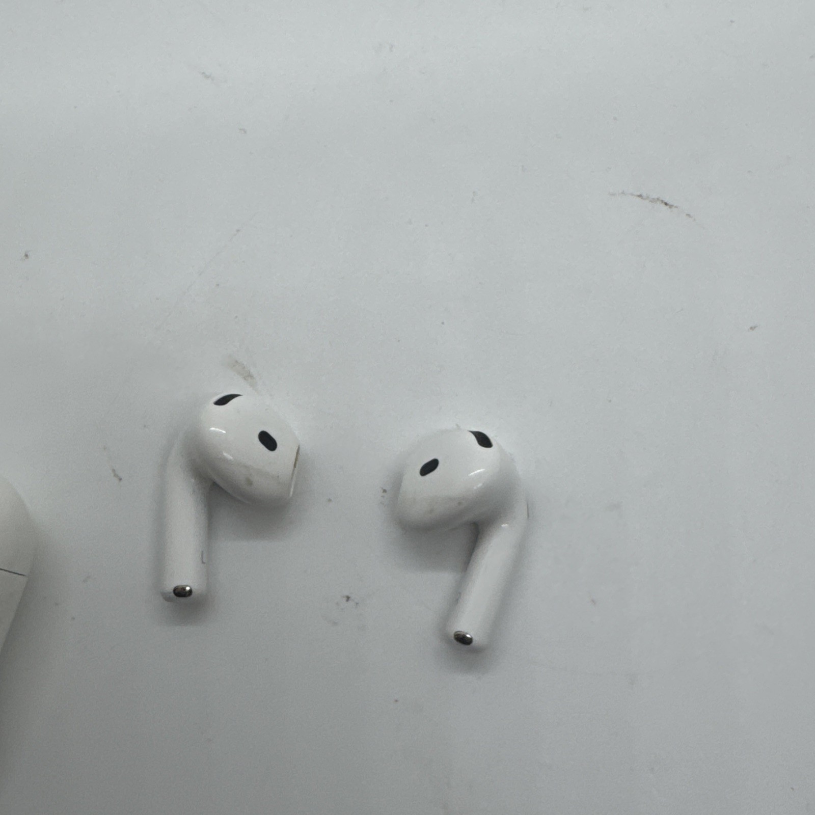 Apple AirPods 4th Gen ANC with MagSafe Charging Case A3056 A3055 A3059 MXP93LL/A