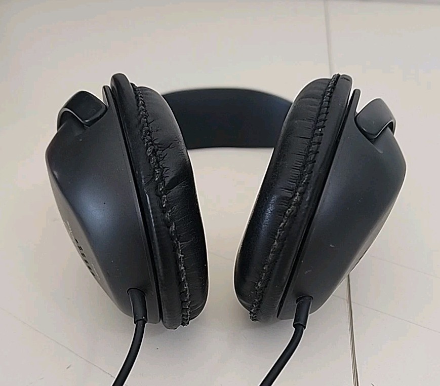 Vintage Sony MDR CD250 Digital Reference Corded Stereo Headphones 30mm Drivers