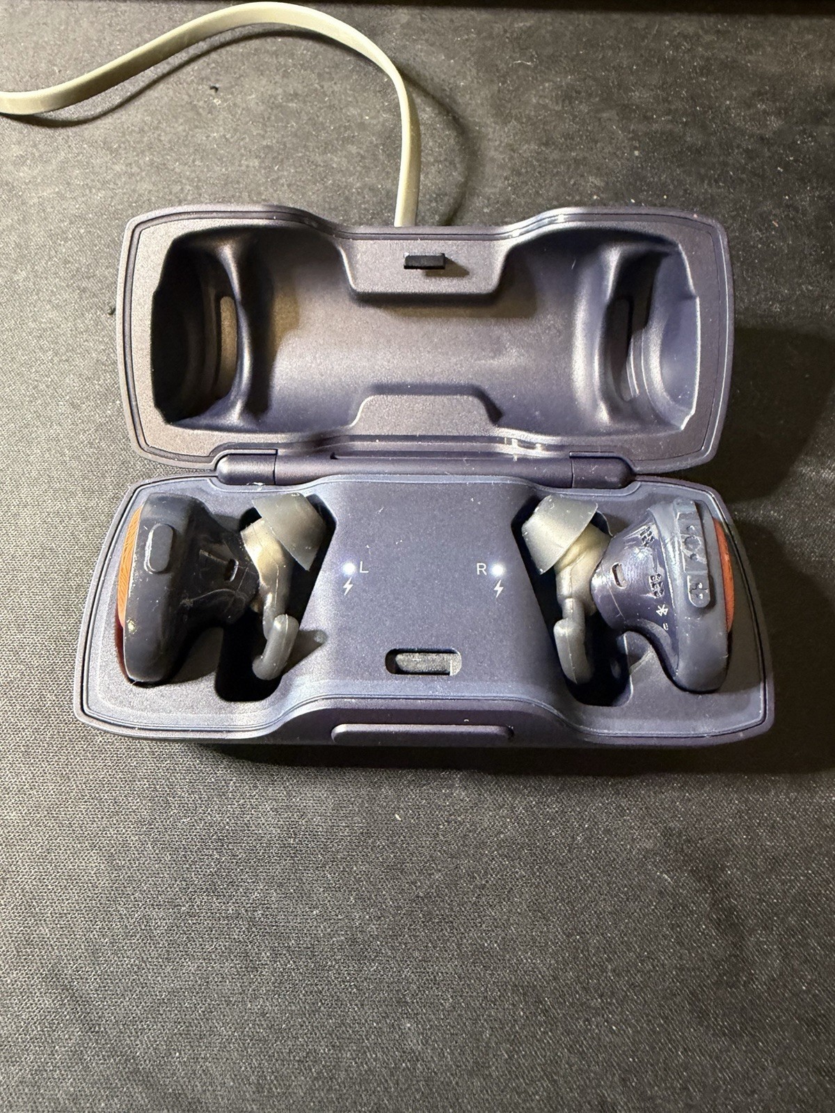 Bose SoundSport Free Wireless Bluetooth Earbuds Black Case Charges For Parts