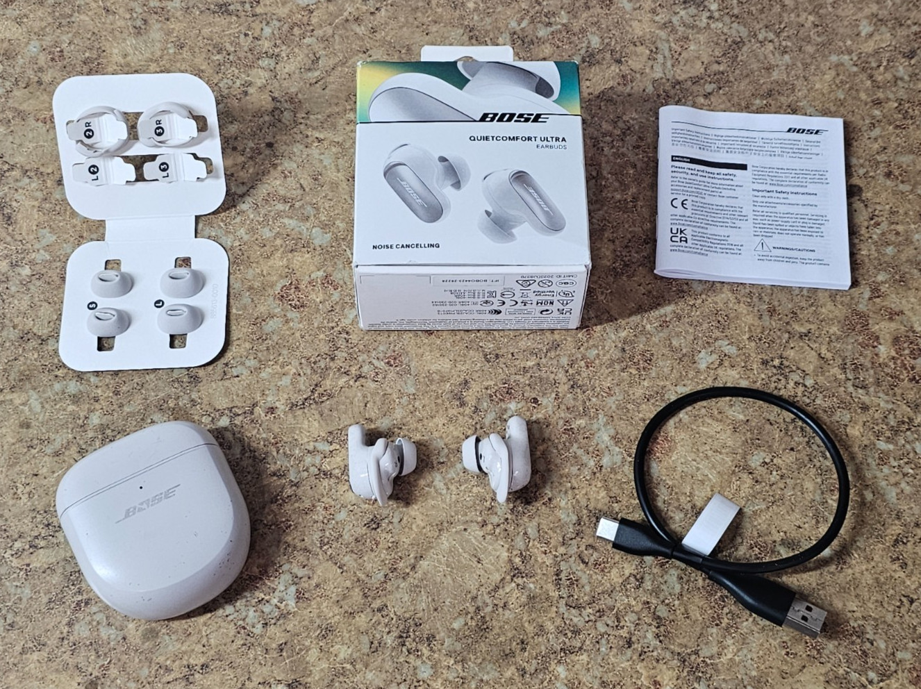 Bose QuietComfort Ultra Earbuds – White Smoke Pre-owned w/ Box Tested Works