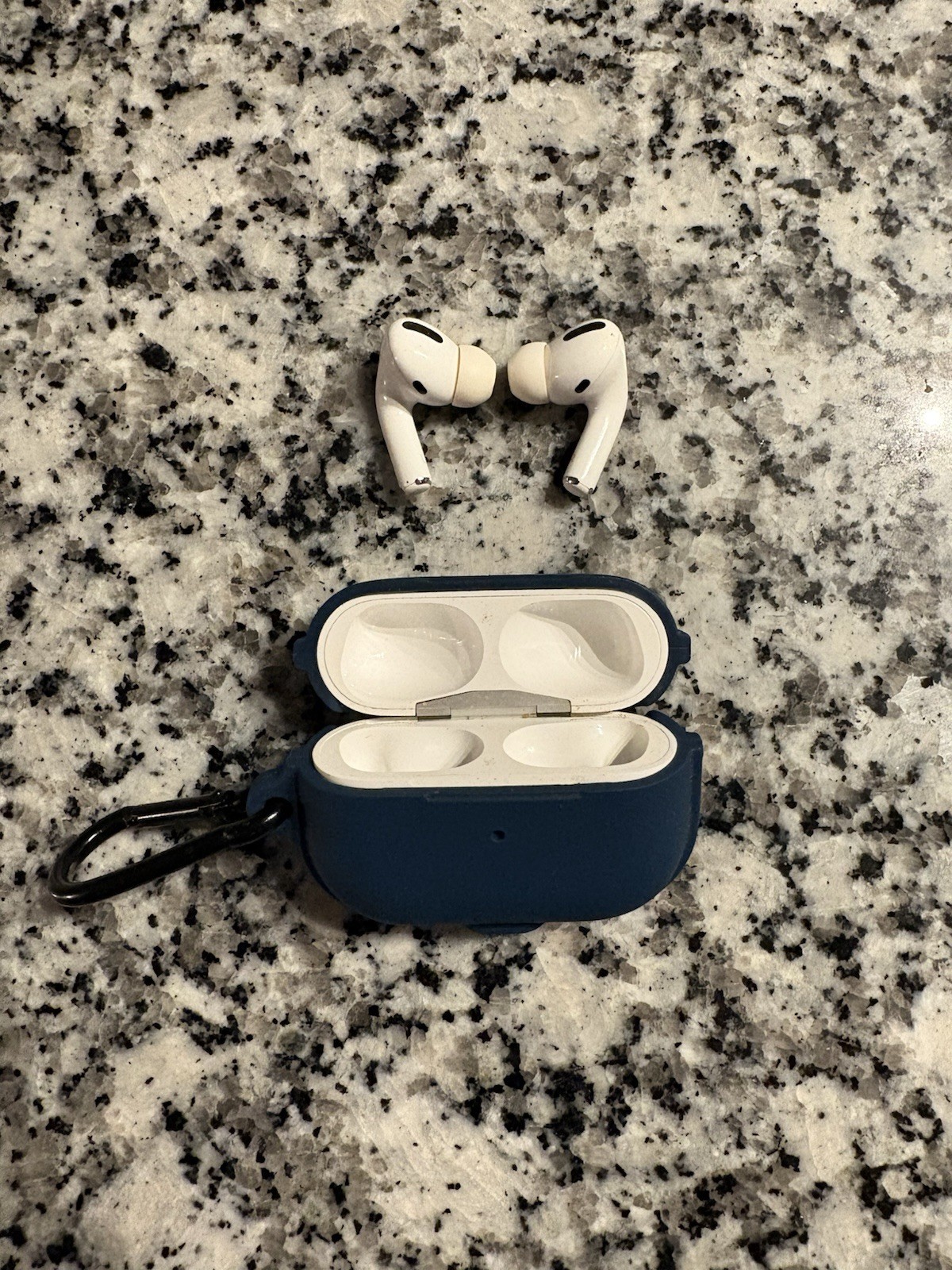 Apple AirPods Pro 1st Gen. with Blue Protective Case with Carabiner