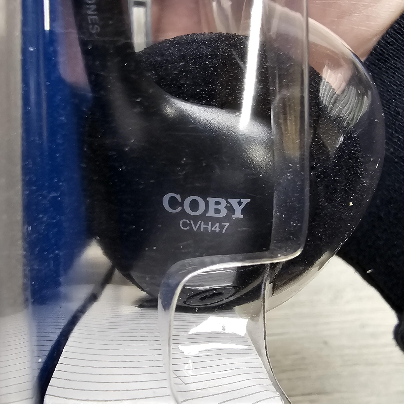 Coby CVH47 On Ear Headphones Lot of 6 Lightweight 3.5mm L-Shape Plug Stereo