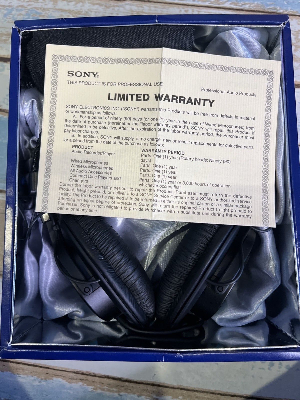 Sony – MDR-7506 – Professional Large Diaphragm Headphone – Black