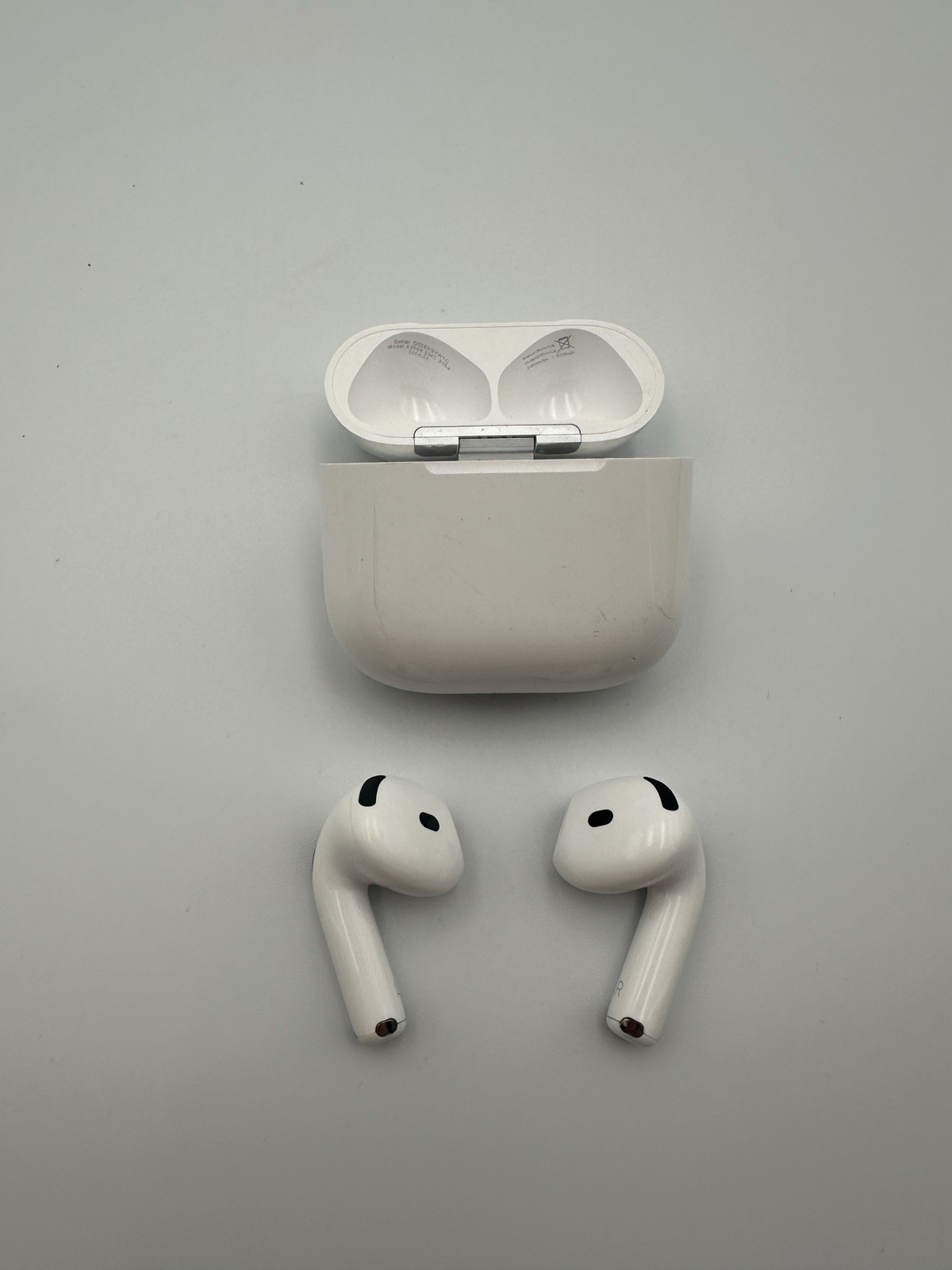 Apple AirPods 4 (ANC) Wireless Bluetooth Earbuds USB-C Charging Case White READ