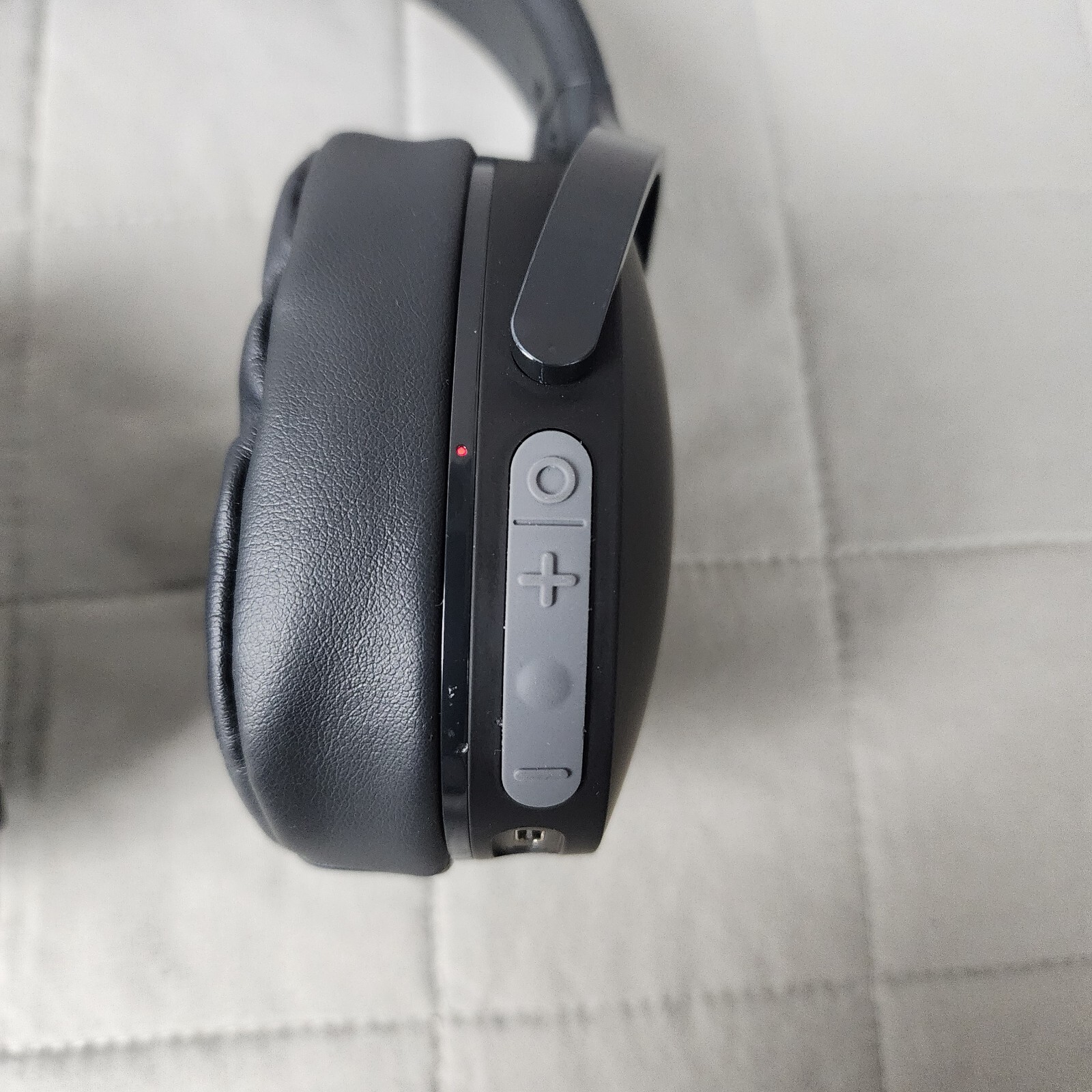 Skullcandy Hesh Evo Headphones Over-Ear Black Wireless Tile Built In Read*