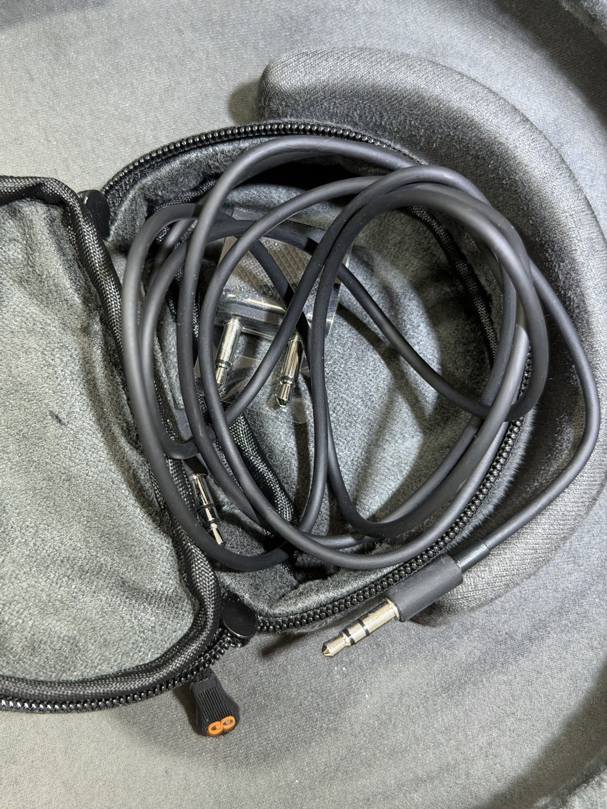 The Bang & Olufsen BeoPlay H8 Wireless Bluetooth On Ear Headphones,Dark Brown