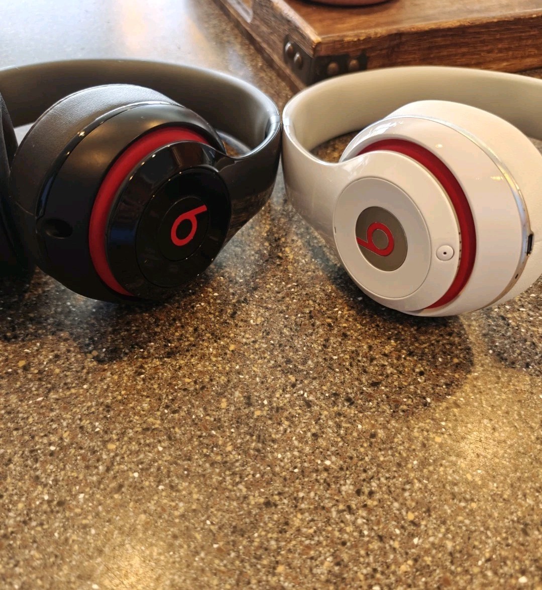 Beats by Dr. Dre Studio 2 Wireless *2 Pair* White/Red & Black/Red **Excellent**