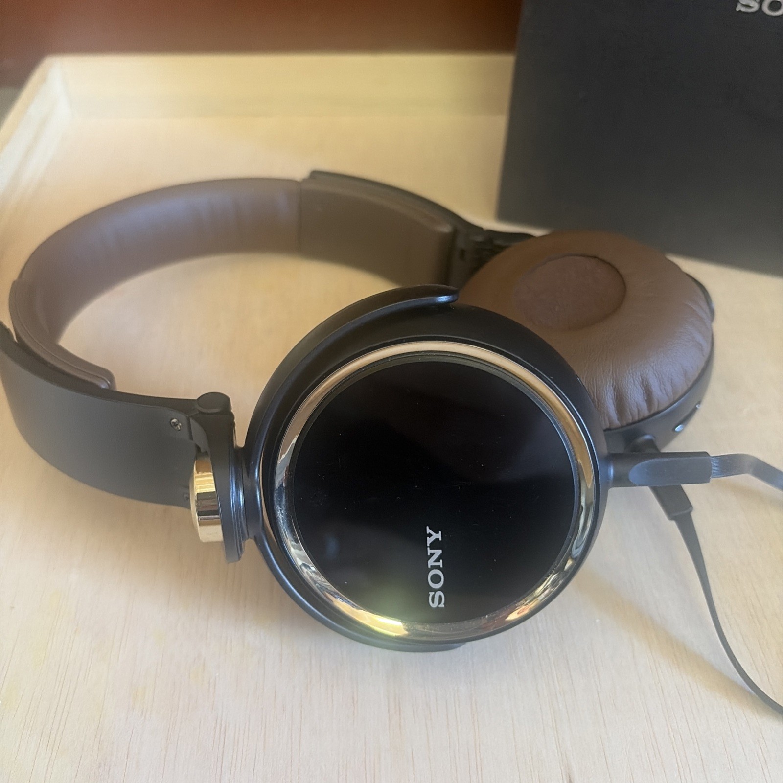 Sony MDR-XB600 Extra Bass Wired Over Ear Headphones Black Brown w/ Box Cable