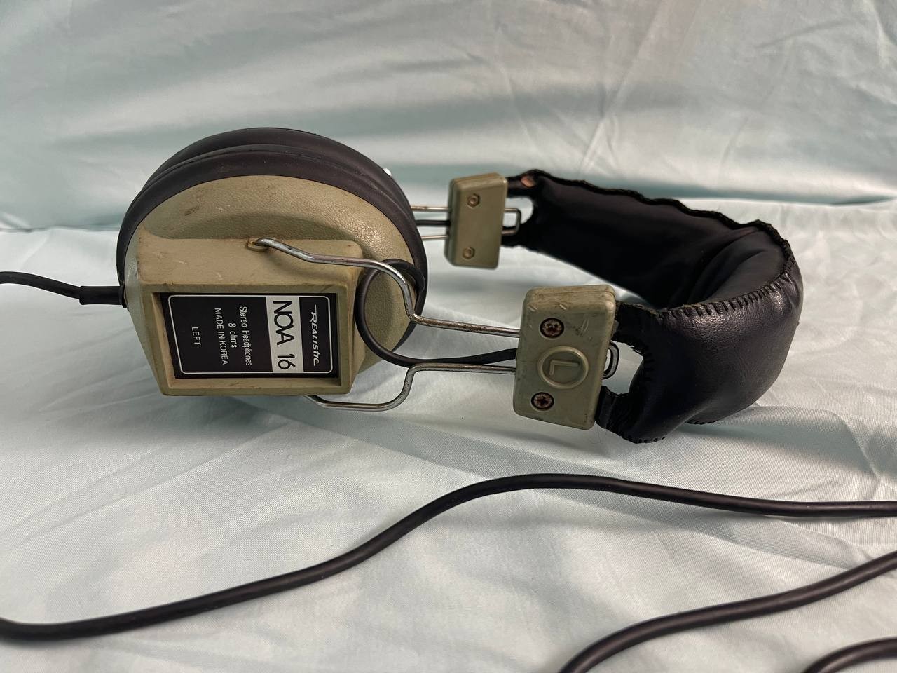 Vintage Realistic Nova 16 Stereo Headphones 8 Ohms Volume Control RE
