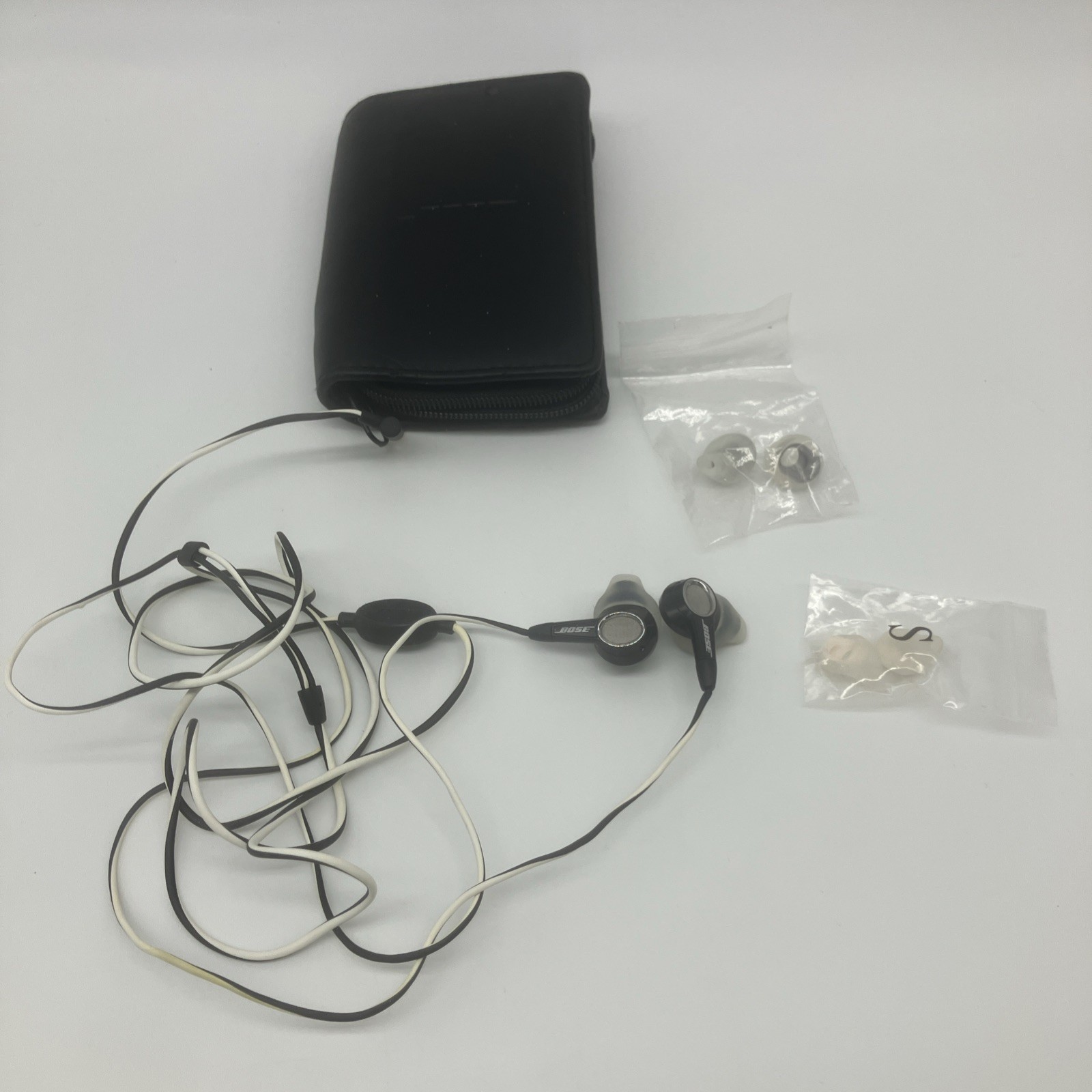 Bose Triport 3.5mm Wired Jack Earbuds (In Ear) Earphones ~ Black & White W/ Case