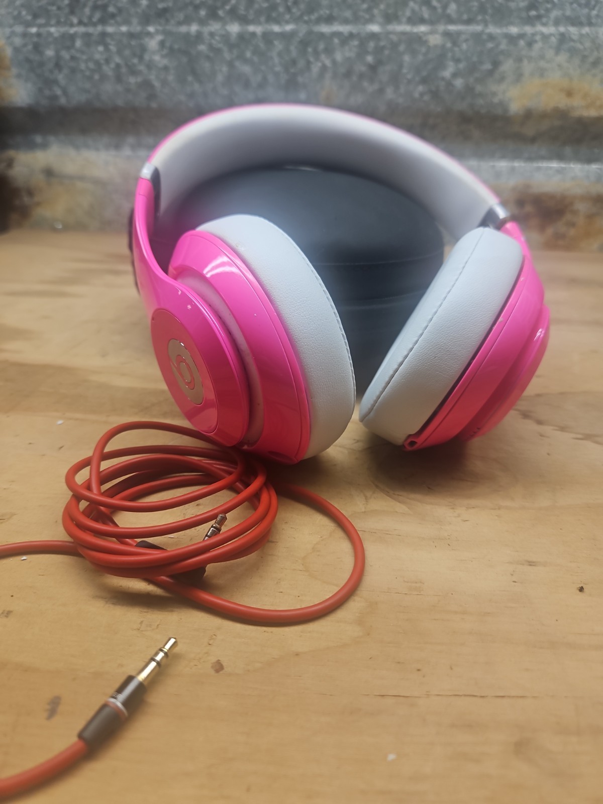 BEATS by Dr. Dre STUDIO 2 WIRELESS PINK GLOSSY (WITH NEW PADS )
