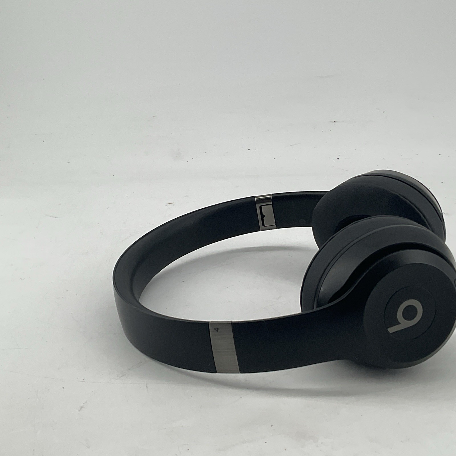 Beats Solo 4 Black Wireless Bluetooth Headphones, Unit Only. (A821)