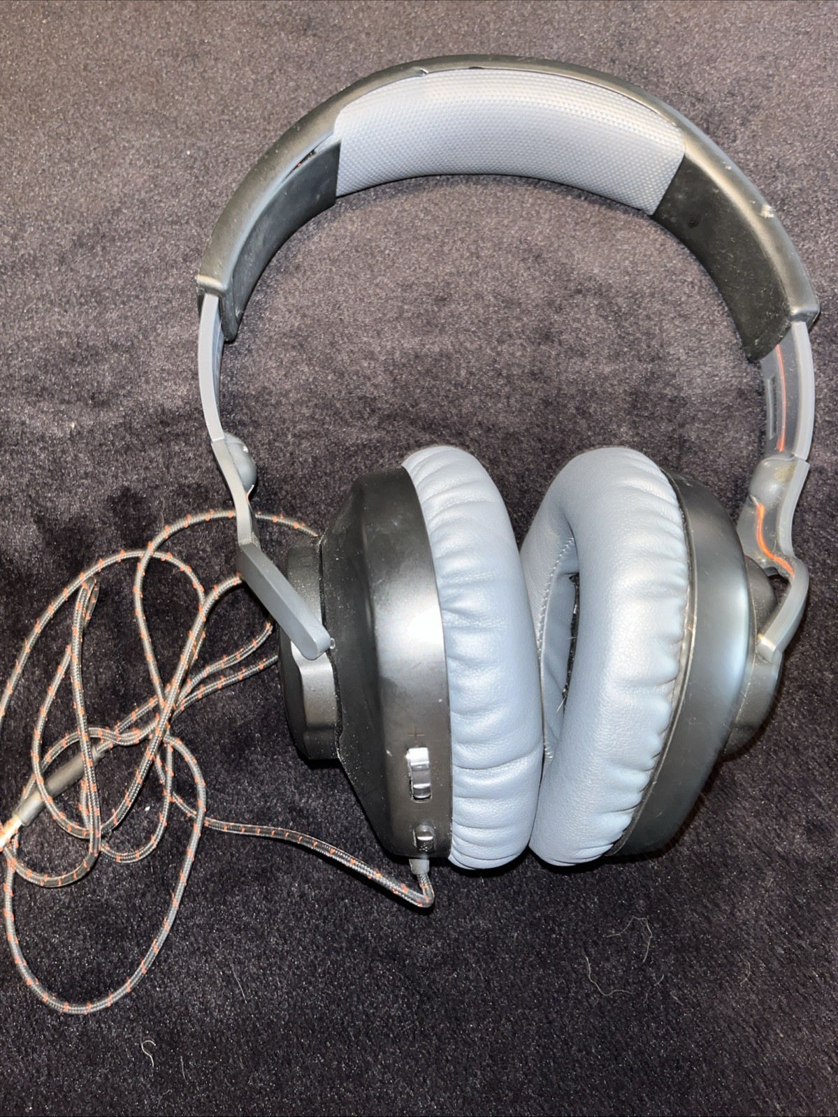 JBL Quantum 100 Wired Over-Ear Gaming Multi Platform Headphones No Mouthpiece