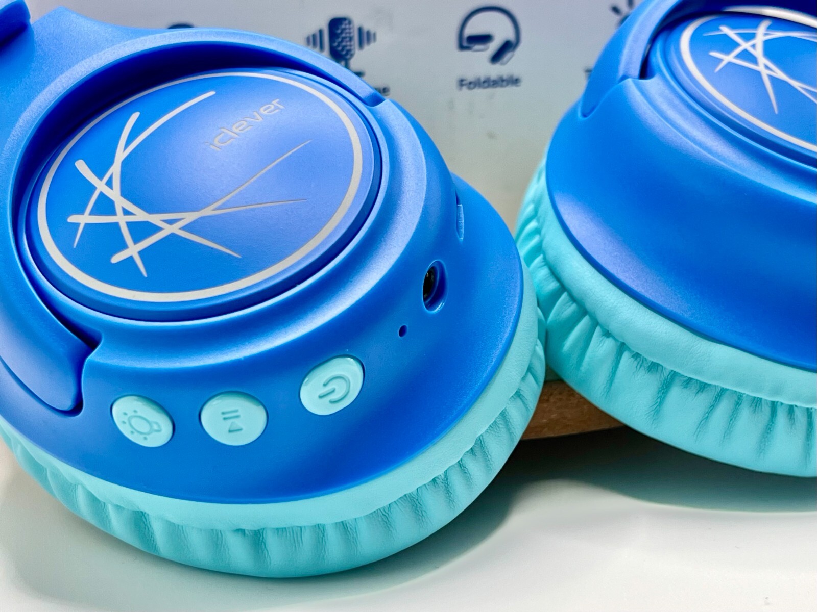 iClever Kids BTH18 Bluetooth 5.3 Headphones LED Lights Safe Volume Brand New!