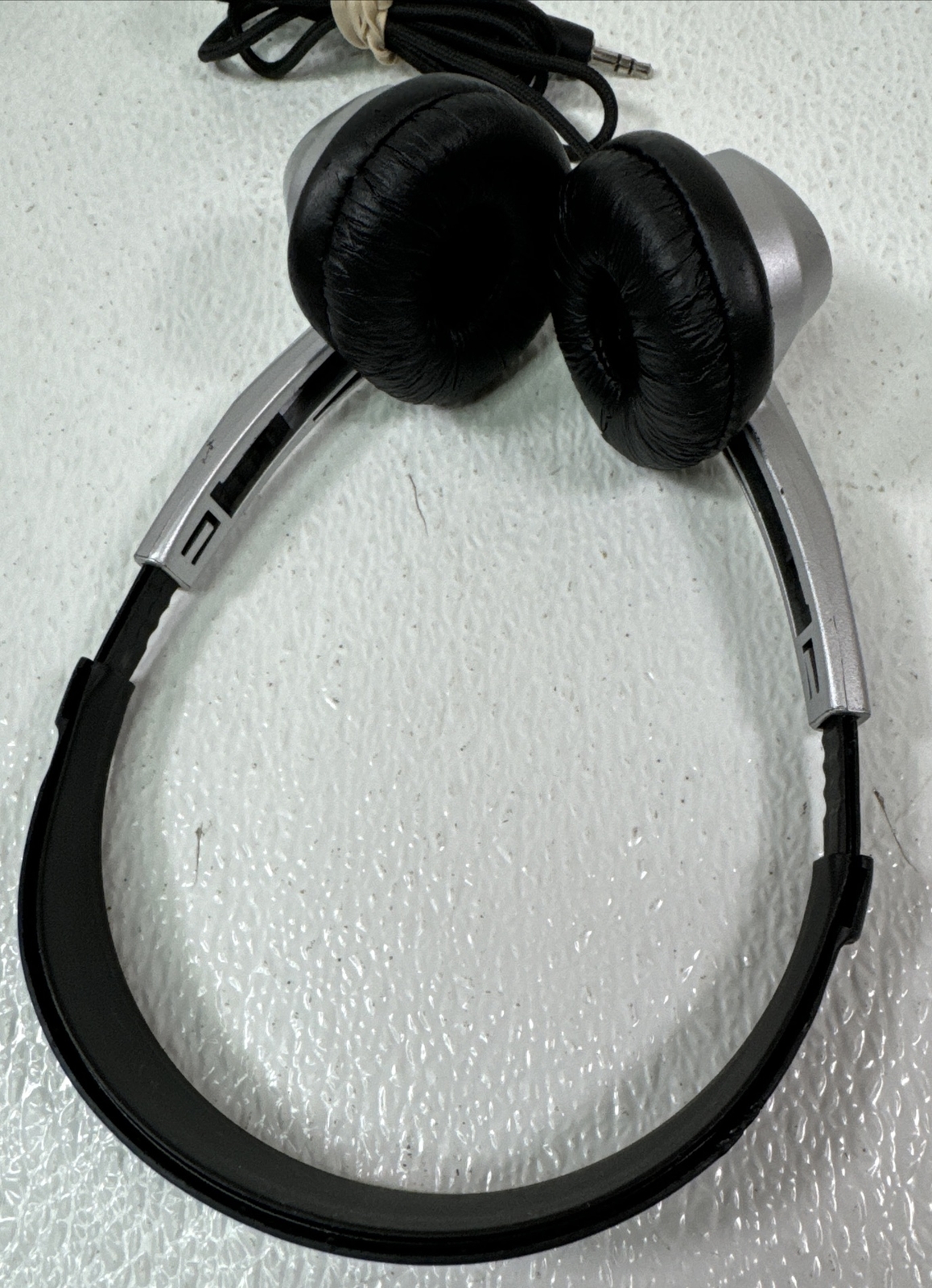 Egghead Stereo School Headphones W/Tangle-Free Cord Tested