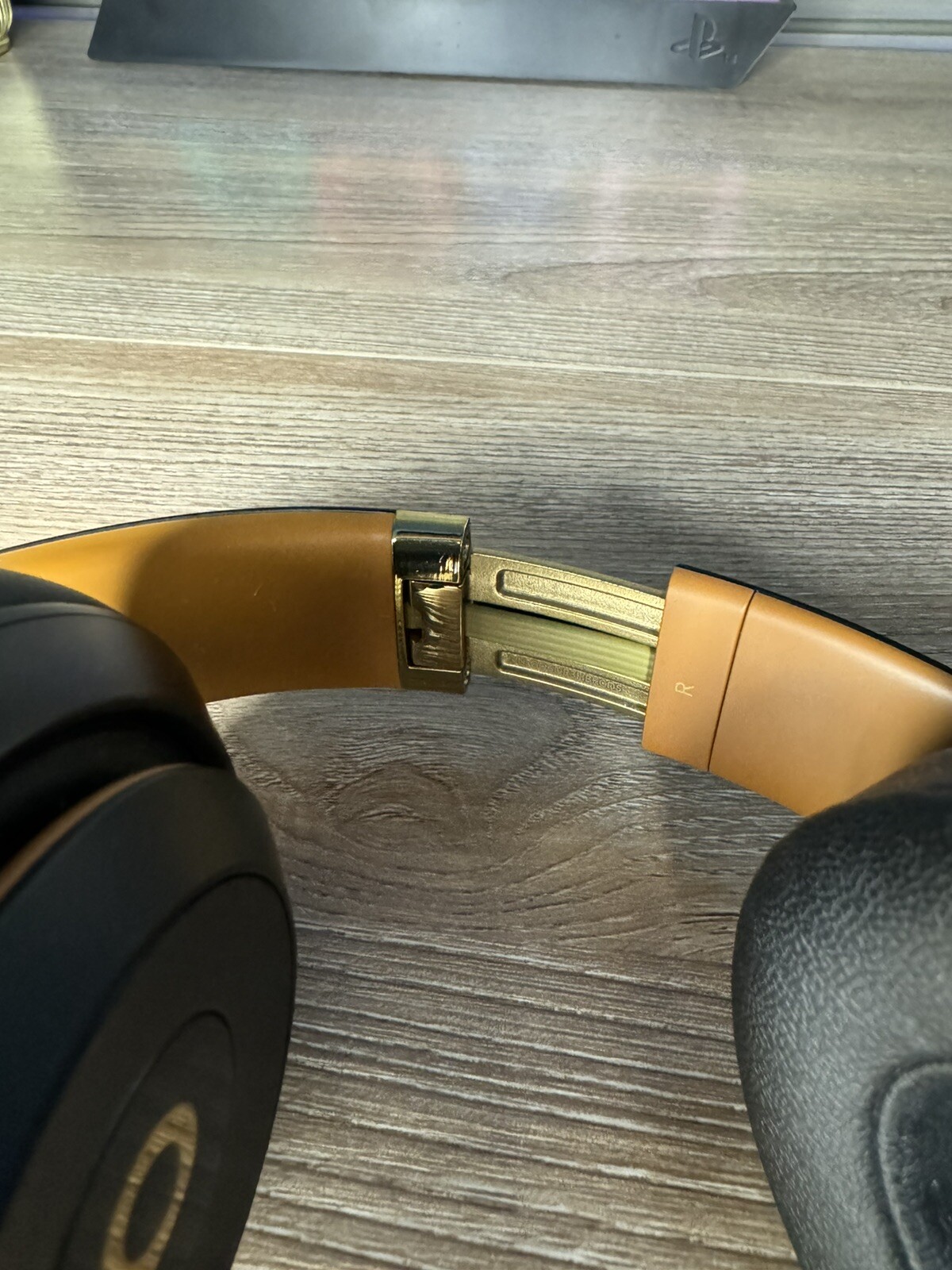 Beats Studio 3 Wireless Over-Ear Headphones, Skyline Collection- Midnight Black
