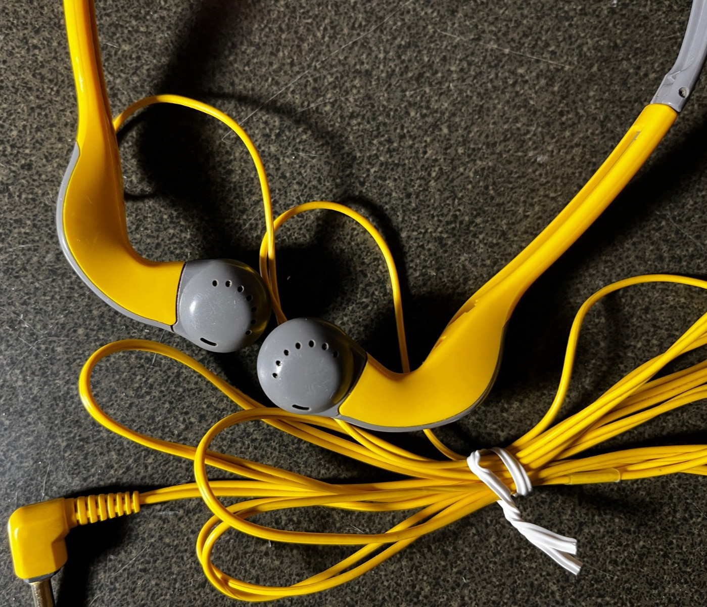 Sony Sports MDR-A30G Gray Yellow Wired In-Ear Headphones – 1 speaker no sound
