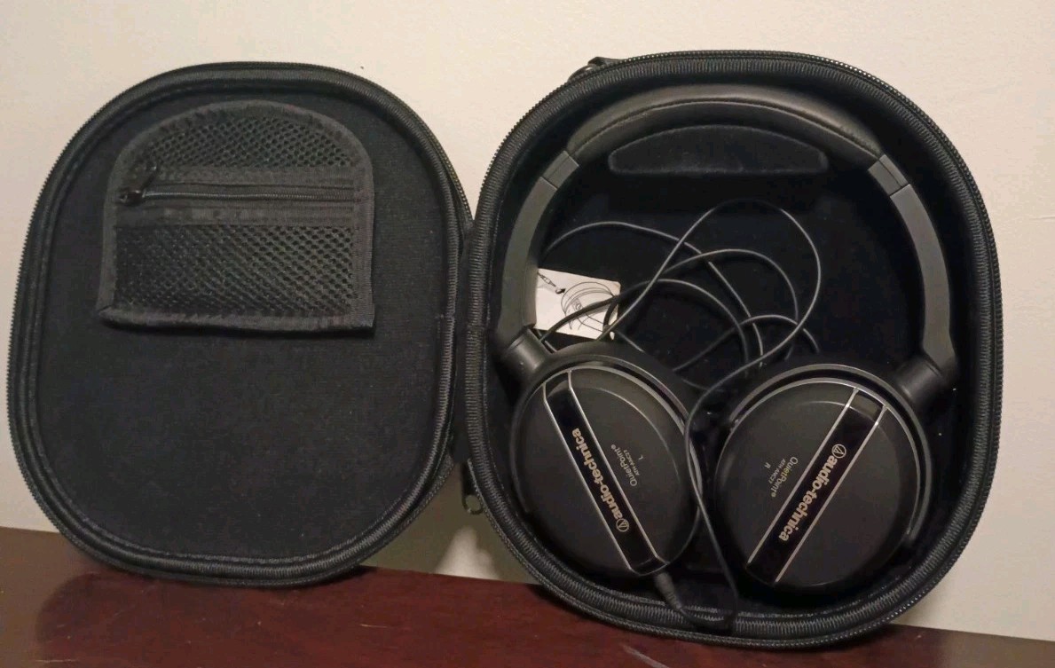 Audio-Technica ATH-ANC27 Noise-Cancelling QuietPoint Headphones