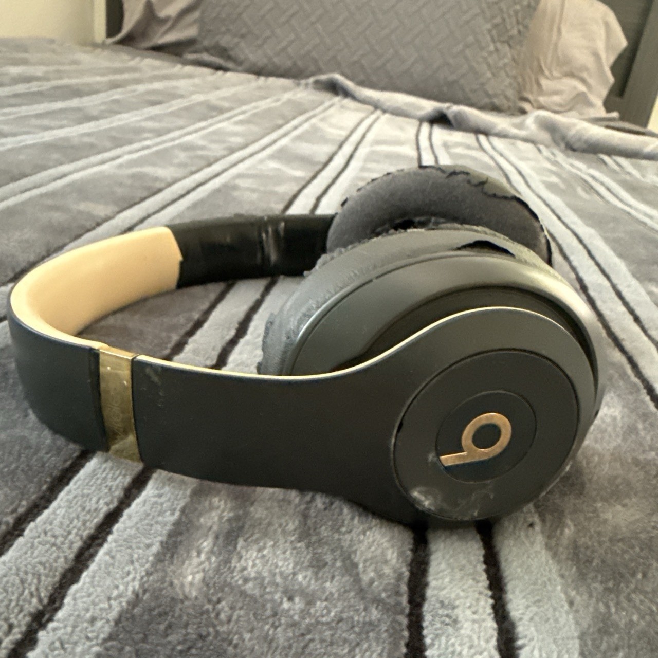 Beats by Dr. Dre Studio3 Bluetooth On Ear Wireless Headphones – Shadow Gray