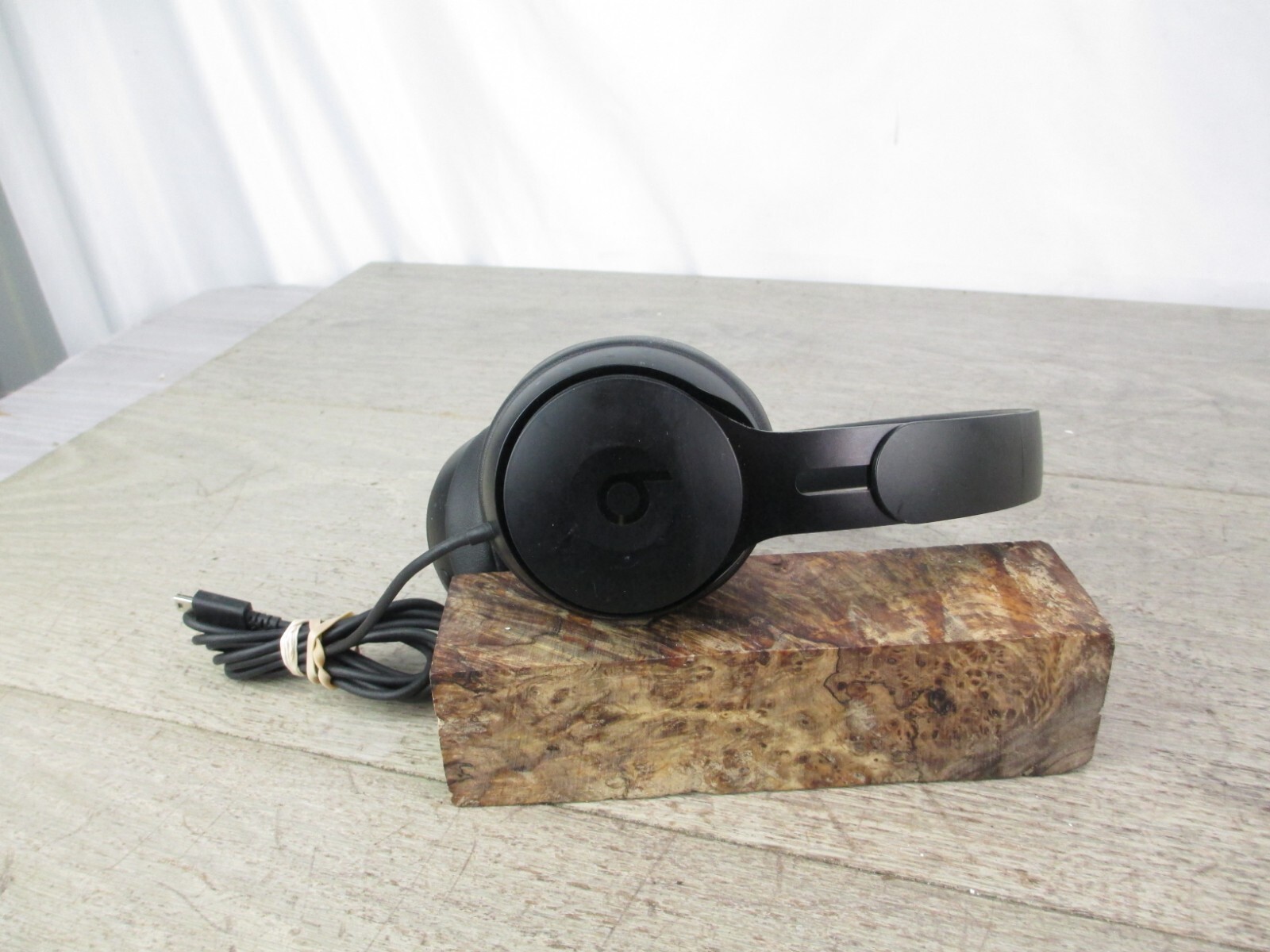 Beats by Dr. Dre Solo3 Wired *READ* Matte Black Beats *READ* Store Display