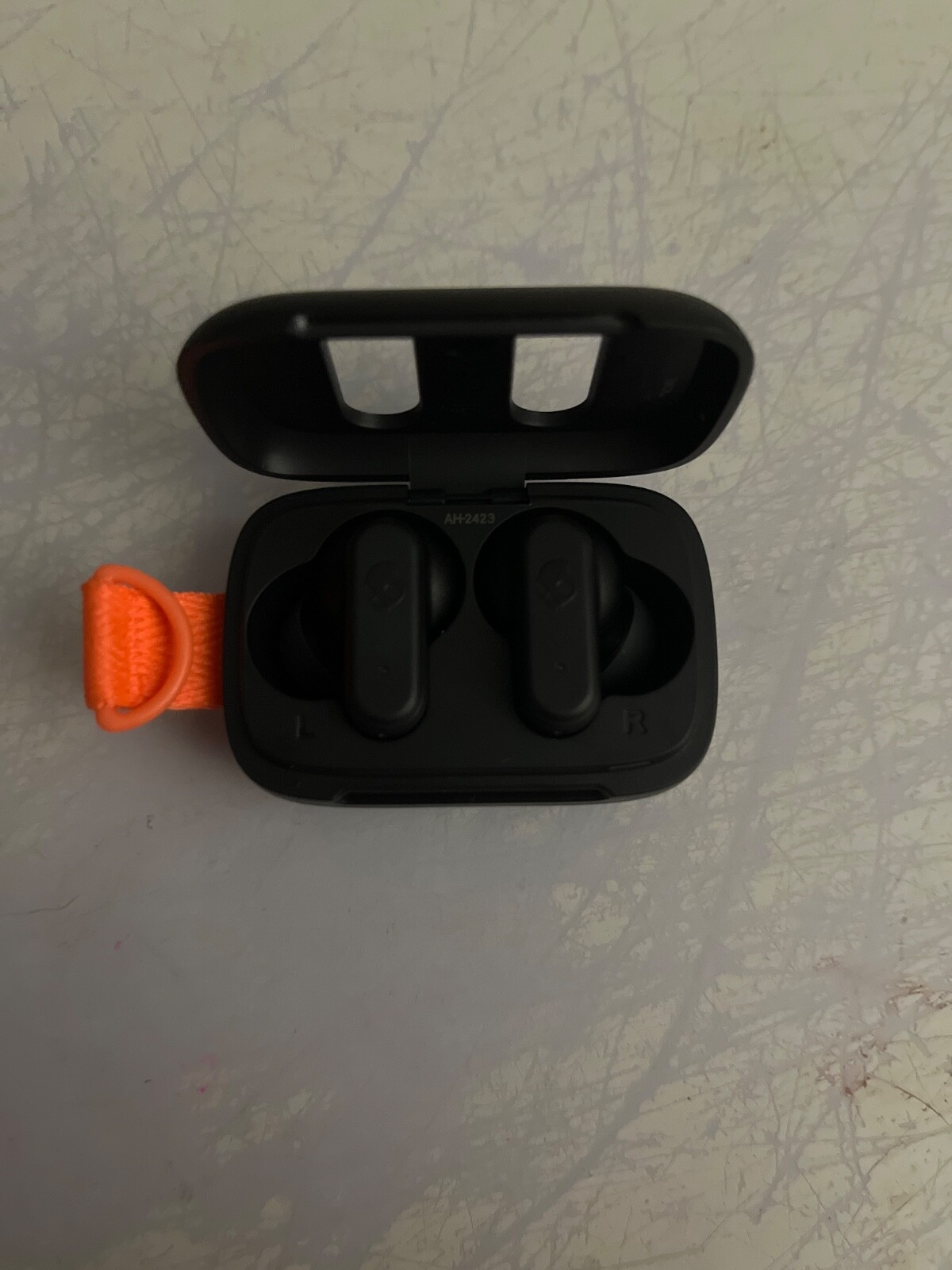 Skullcandy In Ear Wireless Headphones, Black earbuds Bluetooth, with charger
