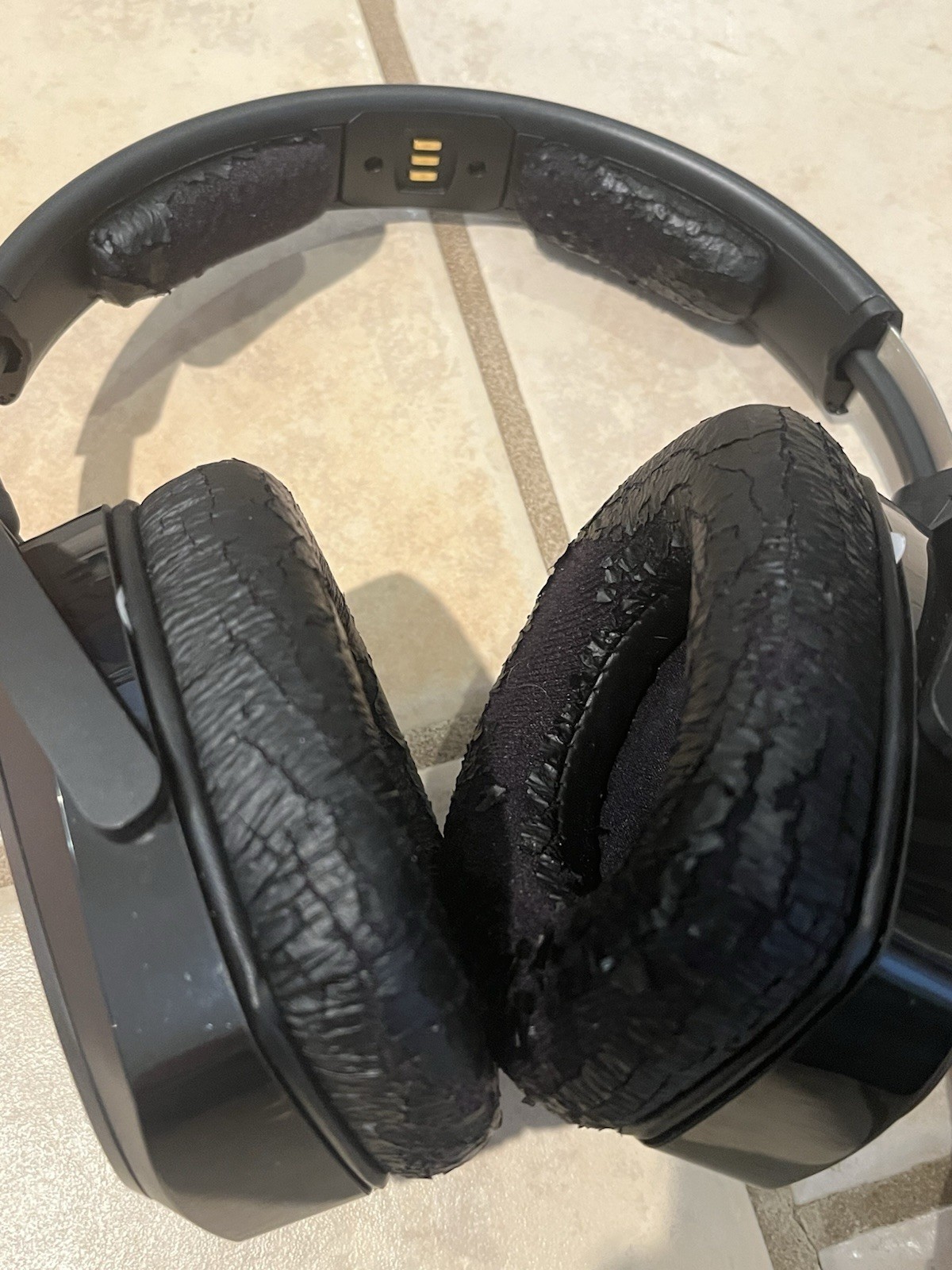 Wireless Sennheiser HDR 175 Headphones with TR 175 Charging Stand See Pics Denny