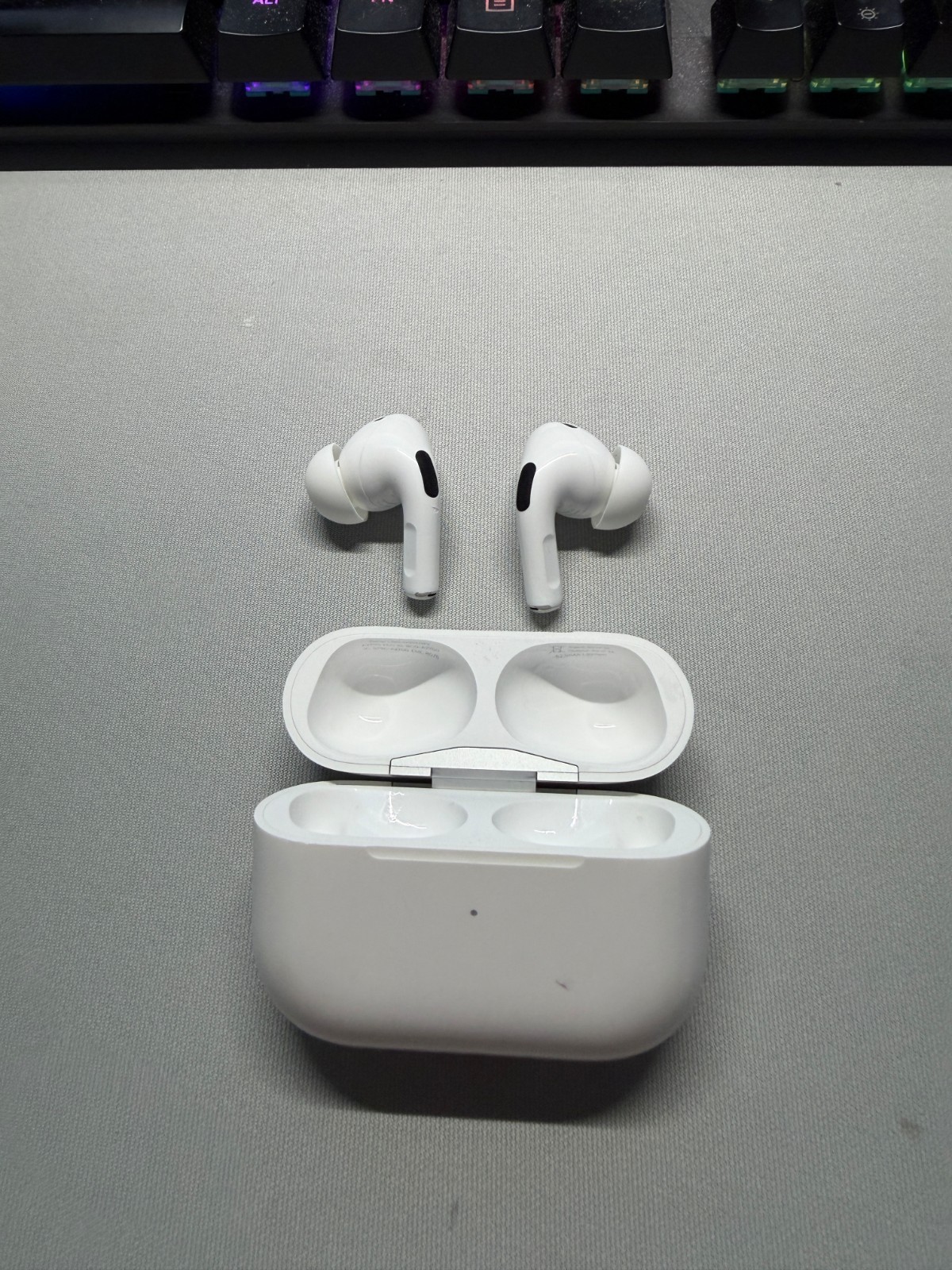 Apple AirPods Pro 2 (Lightning)