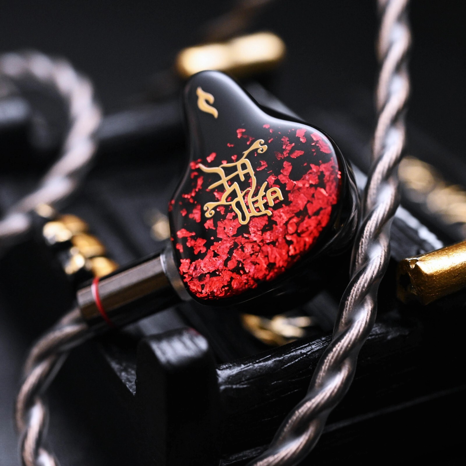 TANGZU Nezha Latest Flagship-level IEMs 6BA + 1PZT Multi-Driver In-Ear Monitor