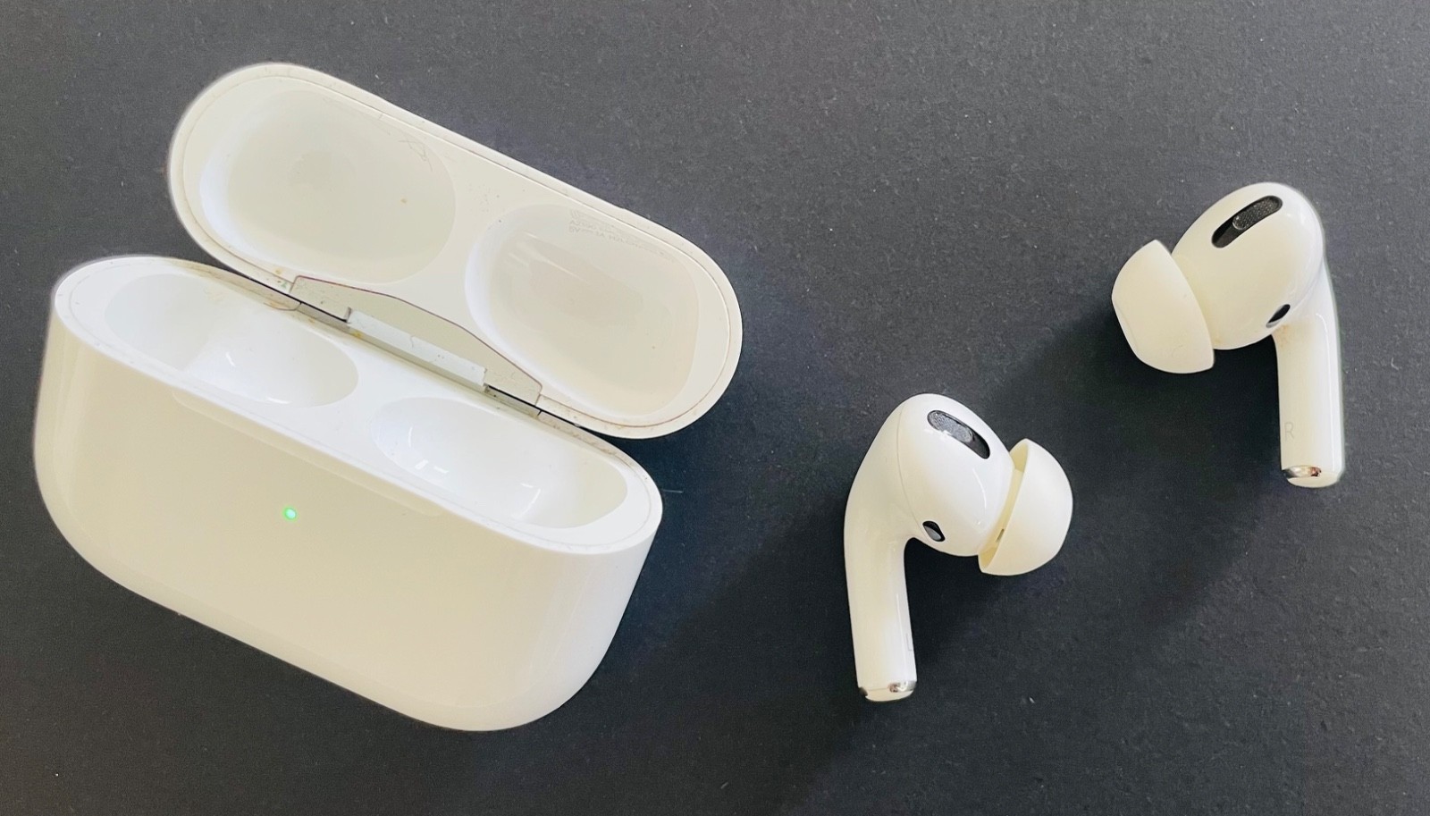MIX of Headphones – Apple AirPods Pro gen 1, Apple Headphones lightning & other