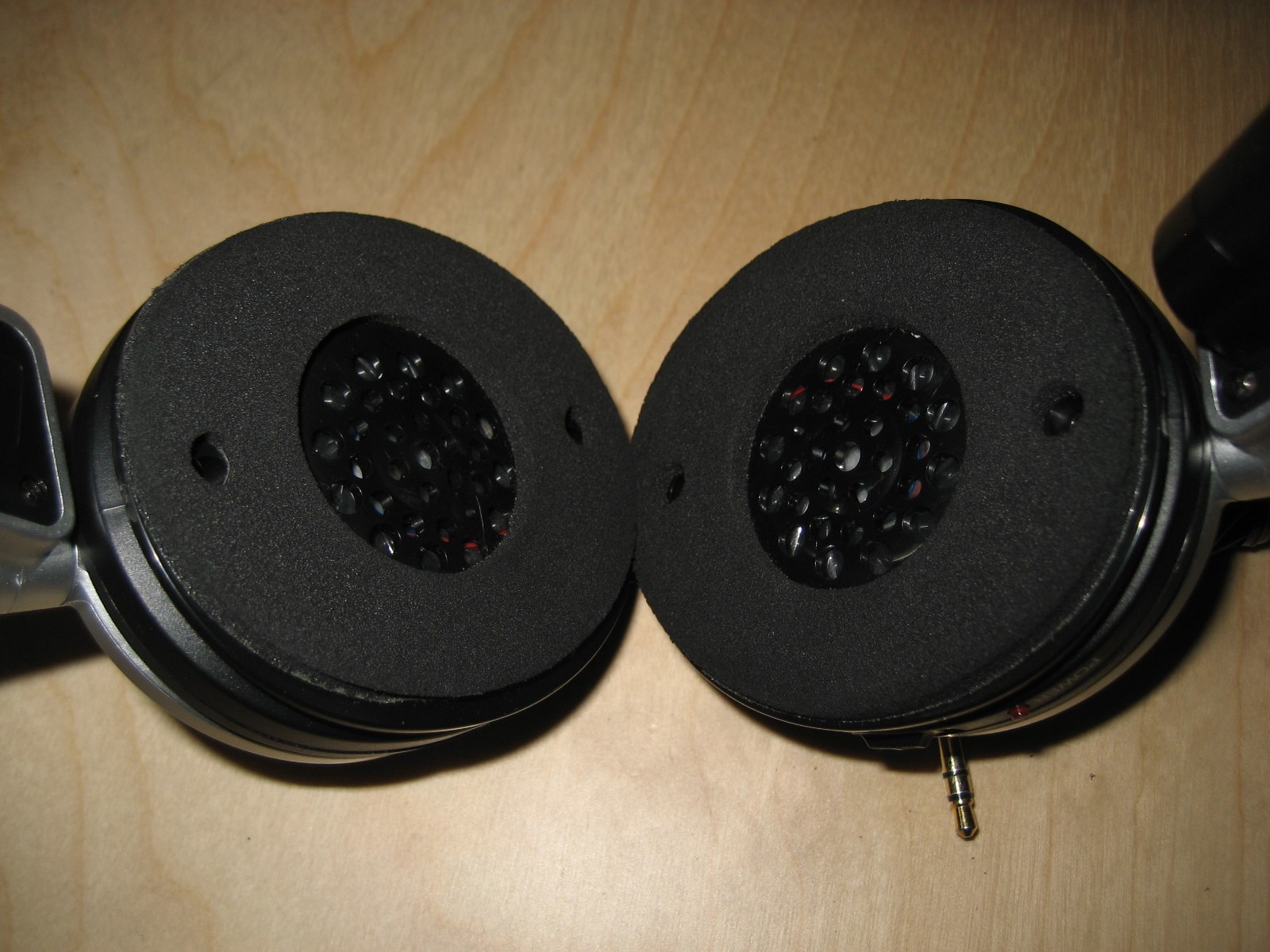 Sony MDR-NC6 Noise Canceling Headphones