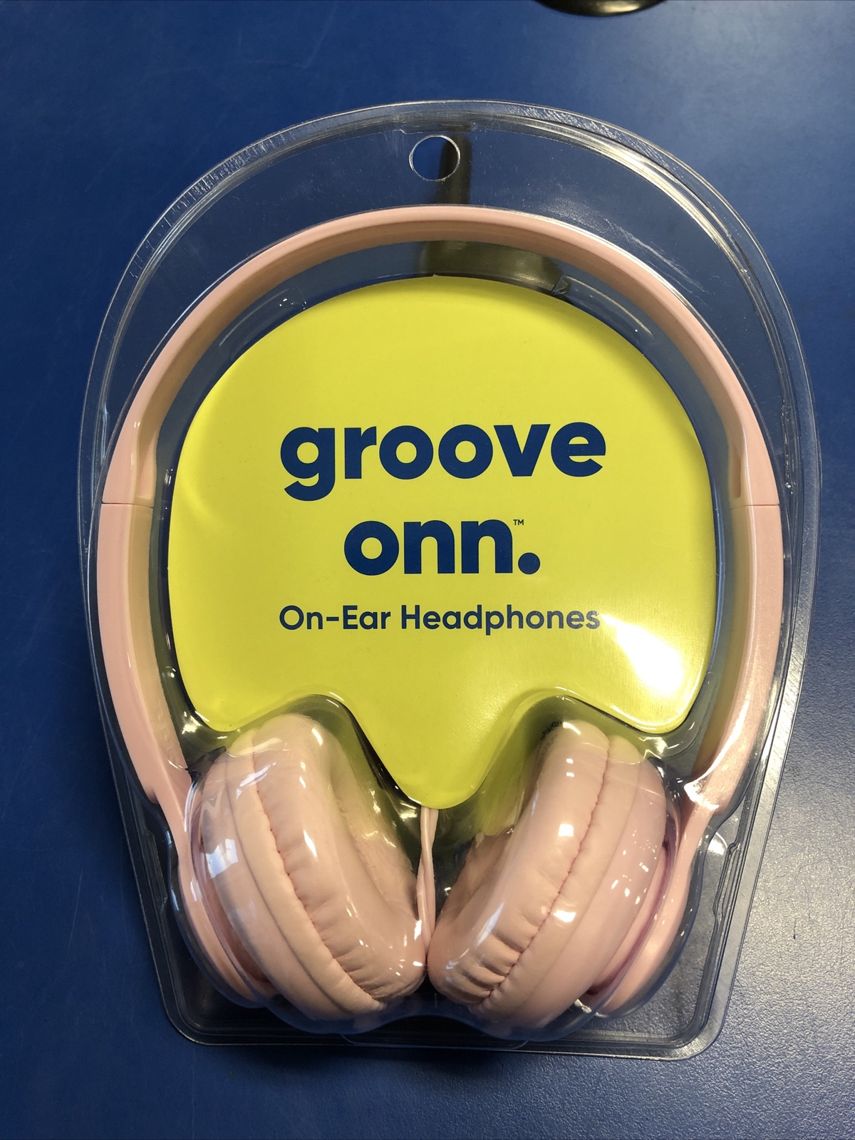 Groove Onn Adjustable LightWt Over Ear Headphones 3.5 mm Aux cable 4ft – 1.2 M