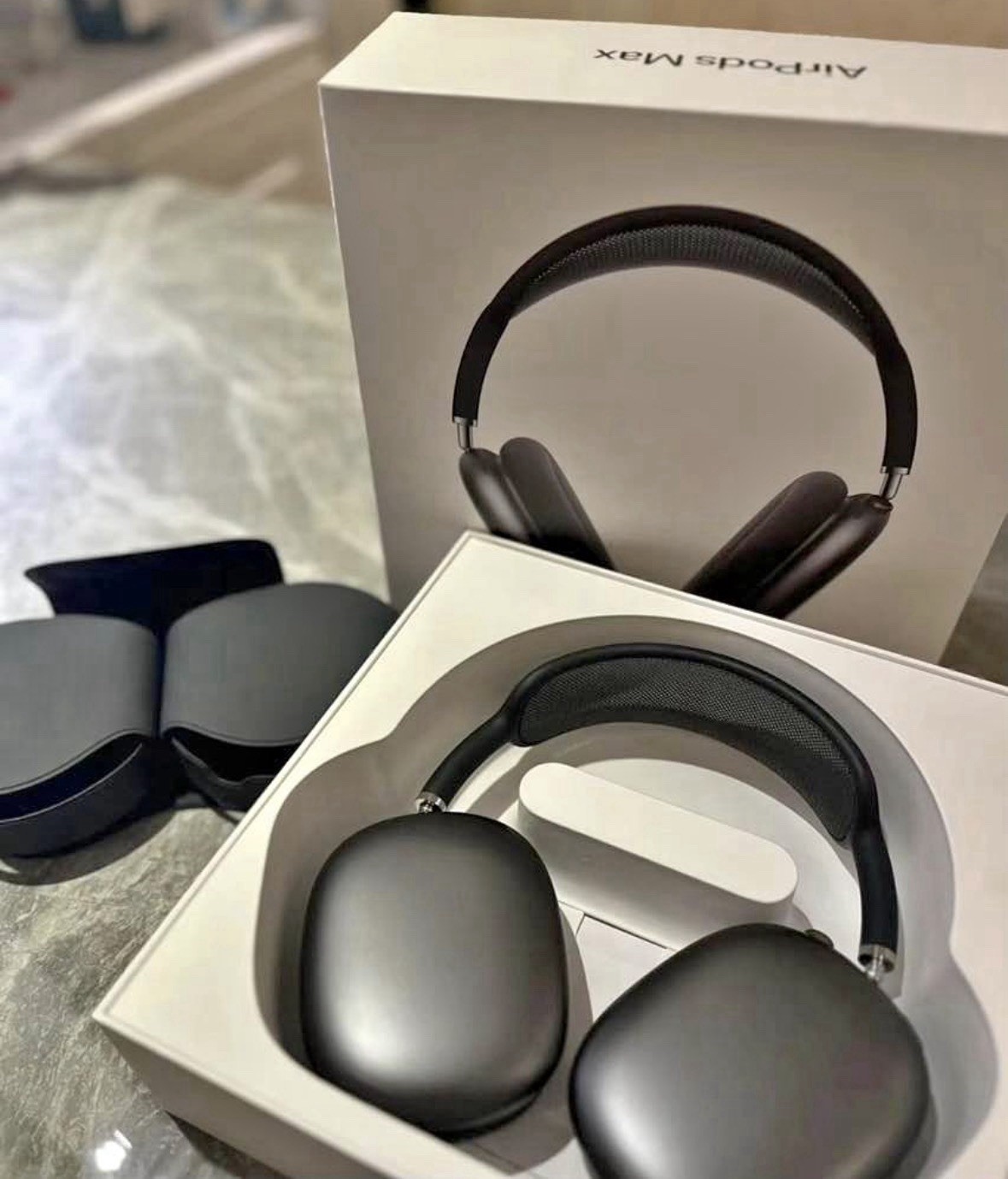 Apple AirPods Max Wireless Bluetooth Over-Ear Headphones Black White Beige