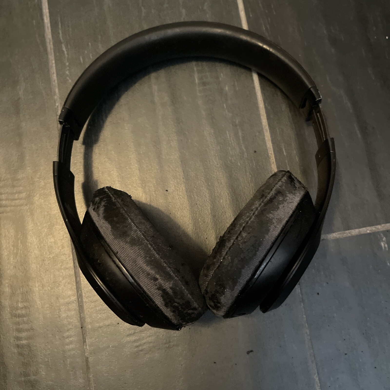 Beats by Dr. Dre Studio 2.0 Wireless Over the Ear Headphones No Power