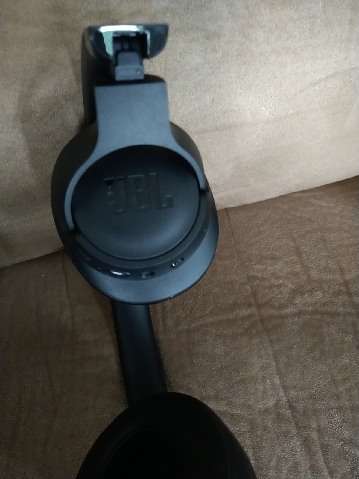 JBL Tune 720BT – wireless over-ear headphones- Black