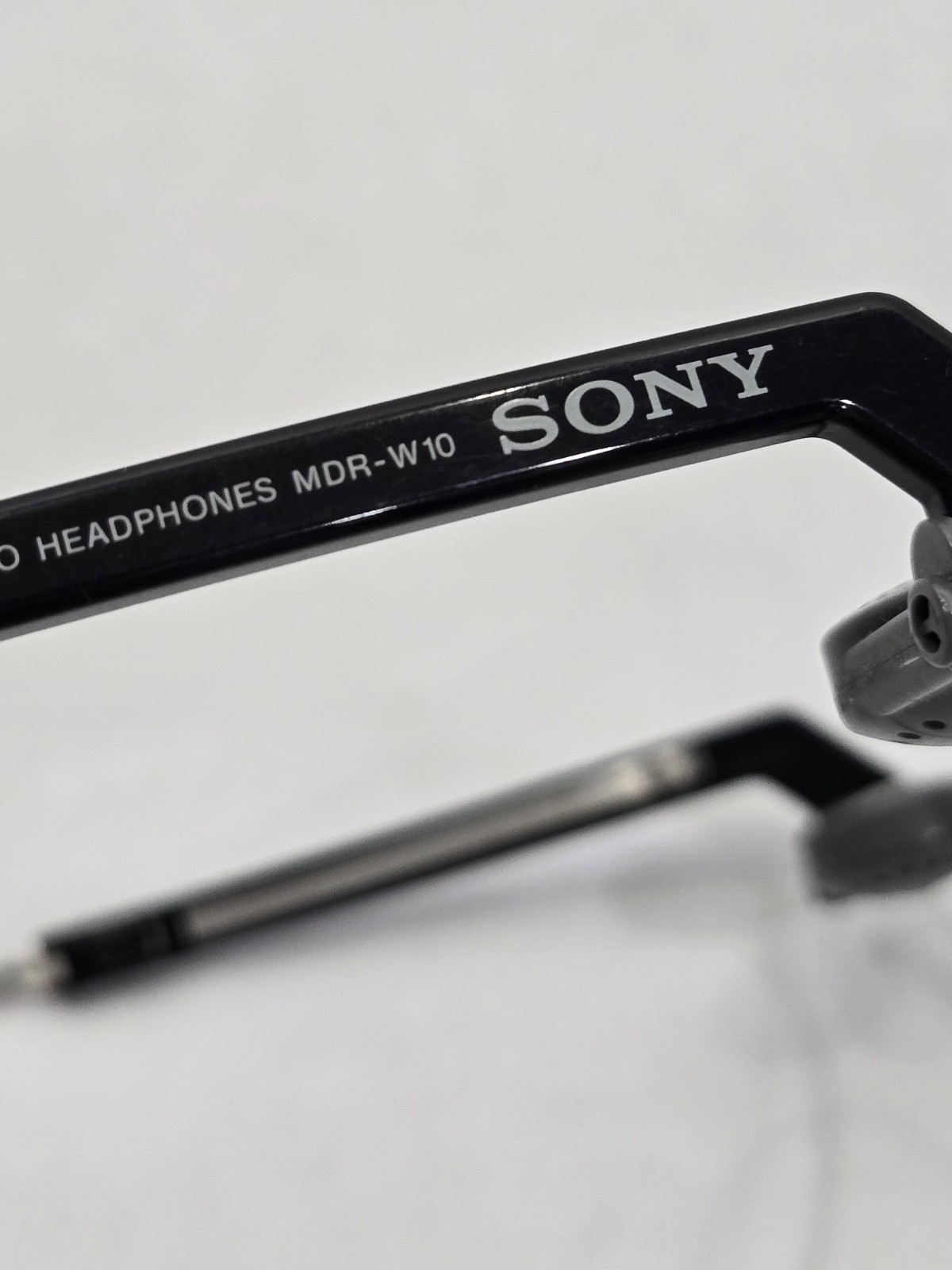 Vintage Sony Walkman Sports MDR-W10 Dynamic Stereo Headphones Turbo, Black