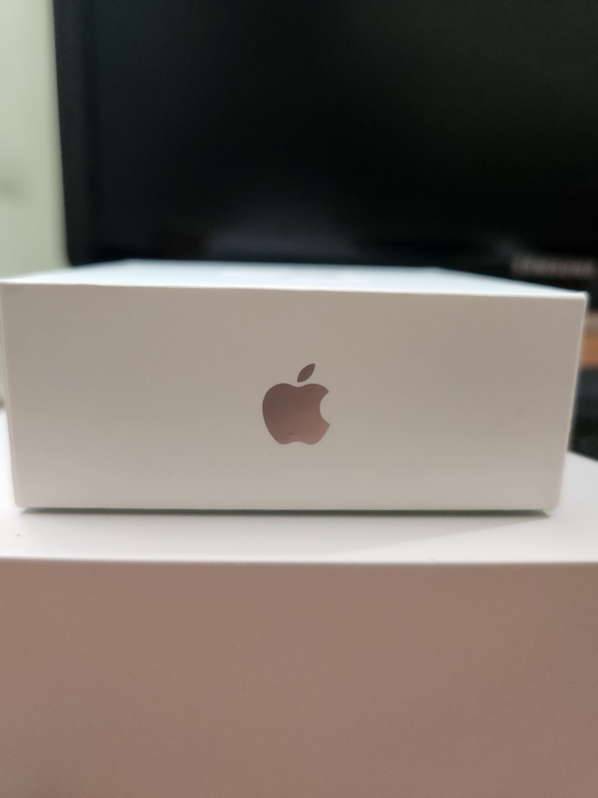 Apple AirPods 4 Wireless w/ Charging Case White (READ DESCRIPTION SEE PICTURES)