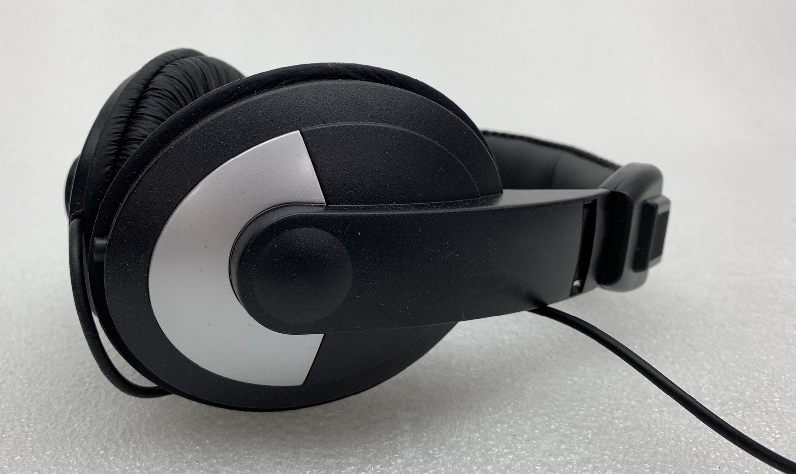 New Open Box Lot of 3 SynchroTech Over Ear Stereo Headphones P/N:GG-MM-HEADPHONE