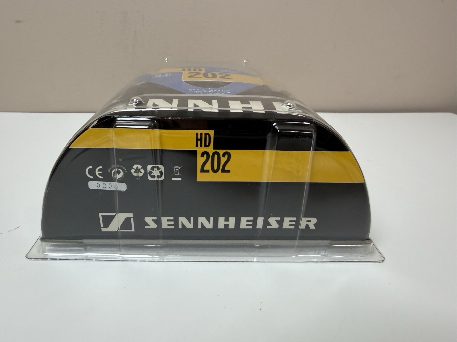 Sennheiser HD 202 DJ Headphones Powerful Sound/ Bass Response WiredOver the Ear
