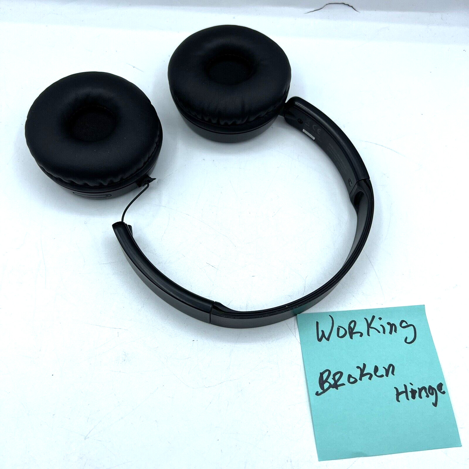 JVC HA S35BT Wireless On-Ear Headphones – Black – BROKEN R HINGE