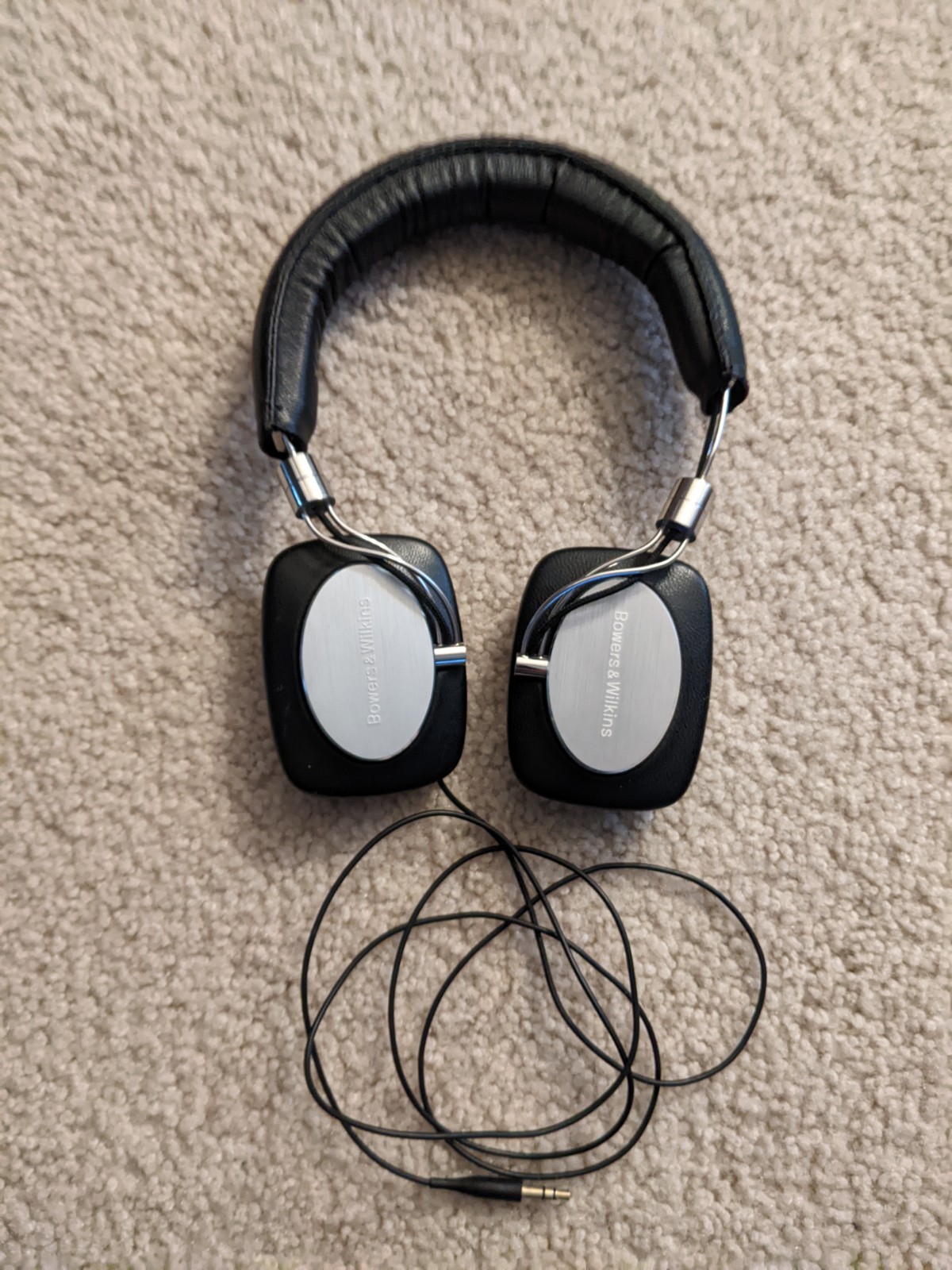 Bowers & Wilkins P5 Wired Headphones: Black And Silver. Pre-owned. Tested, Works