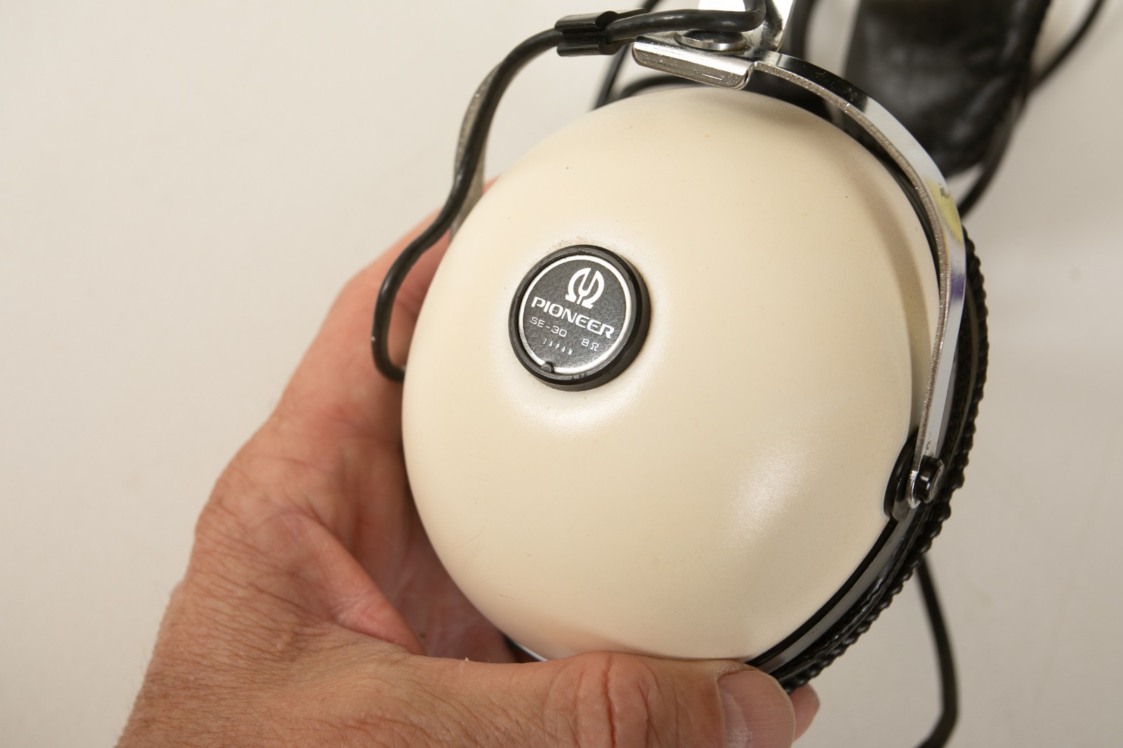 Pioneer SE-30 Headphones 8 Ohm (A3L/JSF6) White Tested Working w/Extension Cord