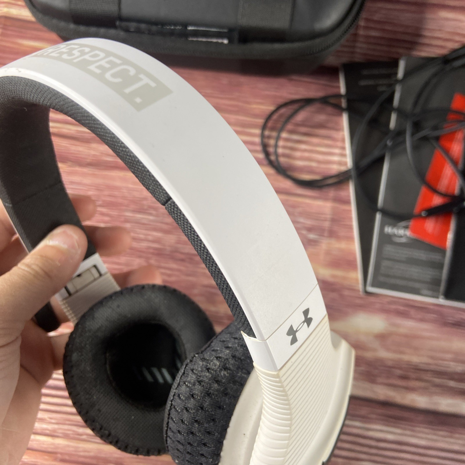 JBL Under Armour Sport Wireless Train Project Rock Edition Headphones White Blk
