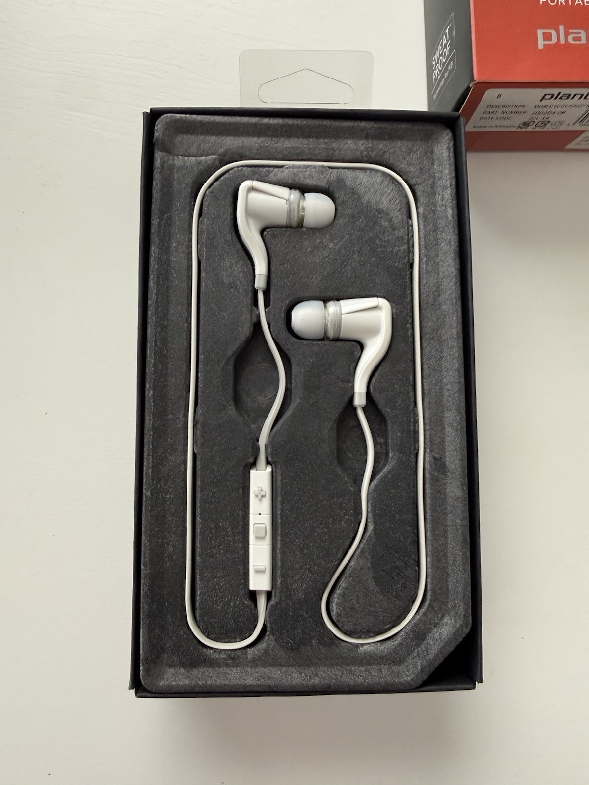 Plantronics Backbeat Go 2 Wireless Bluetooth Earbuds -White