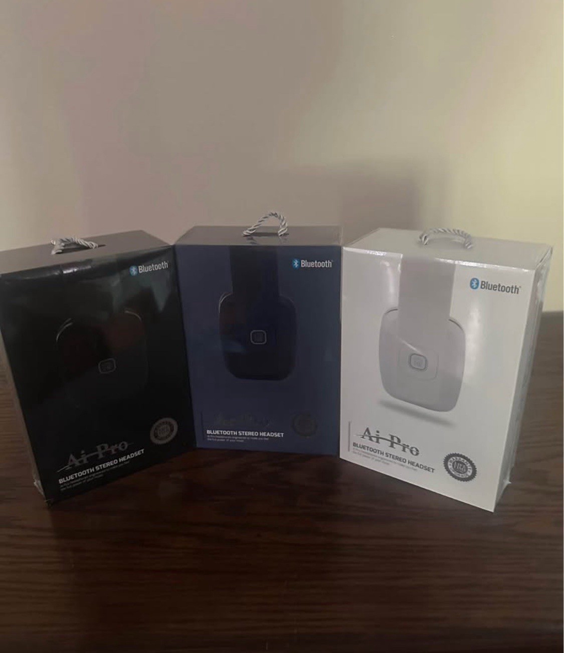 AiPro-200 PLUS BLUETOOTH STEREO HEADPHONES WIRELESS PREMIUM SOUND (PICK COLOR)