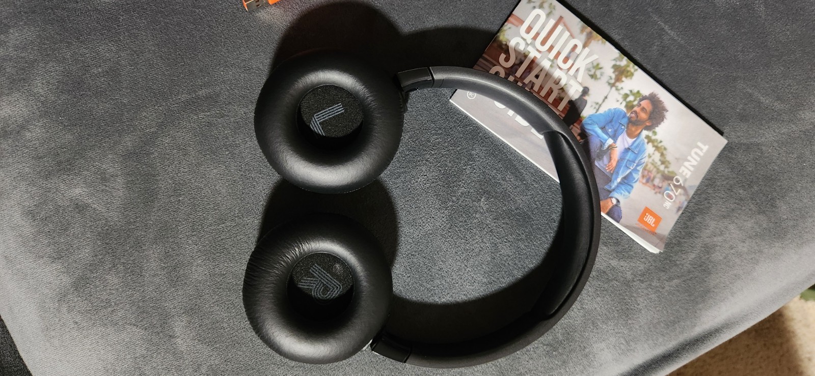 JBL TUNE 670NC Wireless On Ear Bluetooth Headphones + Noise Cancelling Excellent
