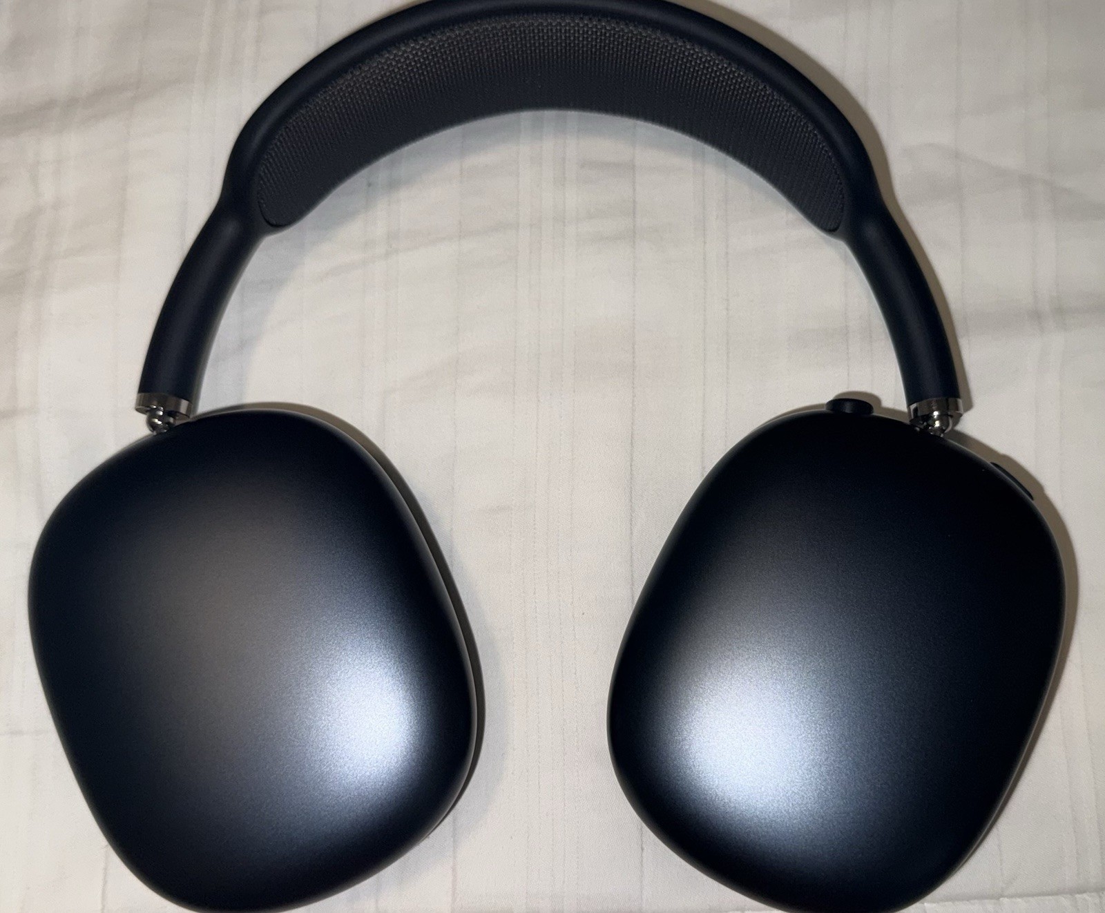 Apple AirPods Max 2 Wireless Noise Cancelling Over-Ear Headphones in Black